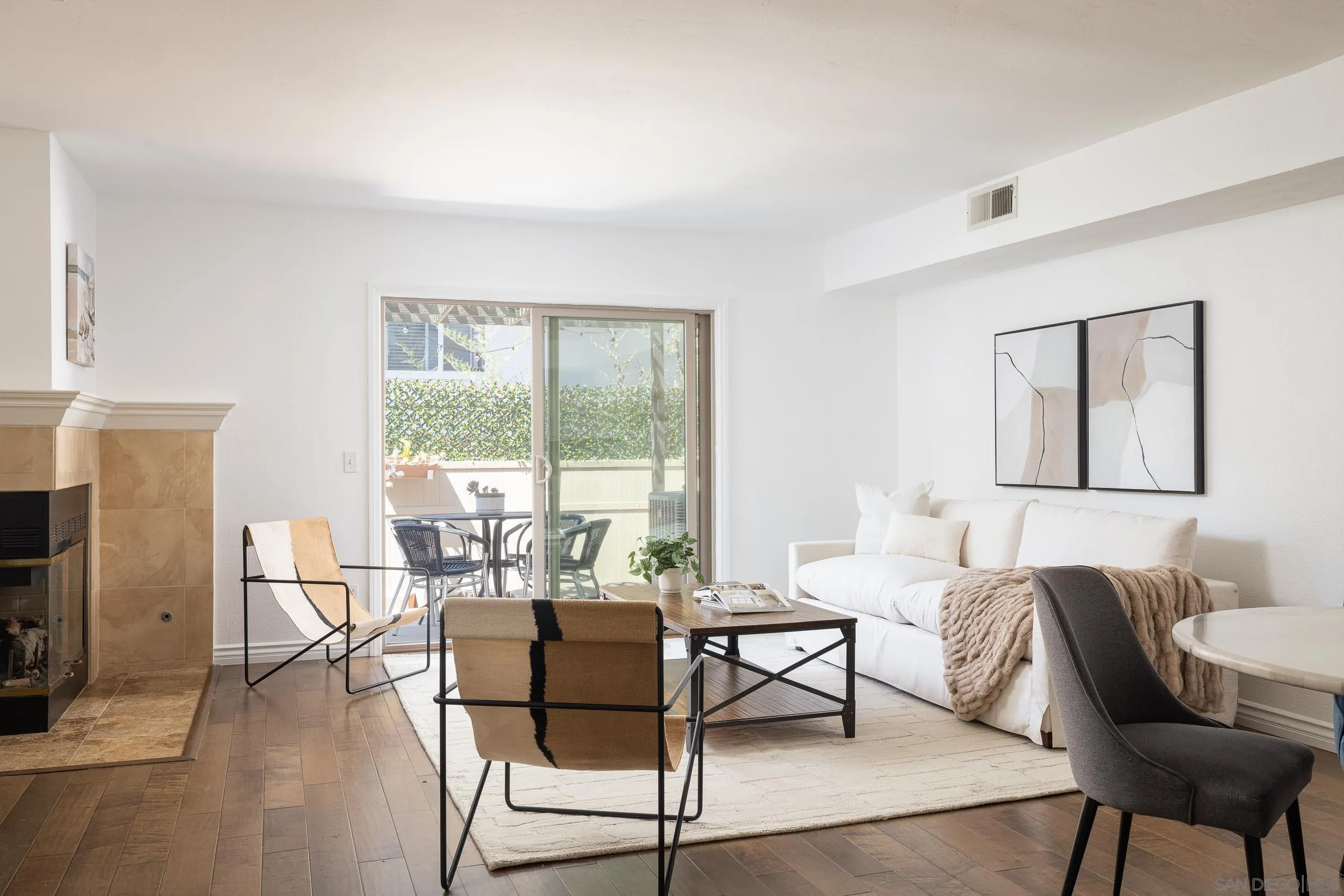 3037 Ingelow St Unit 4