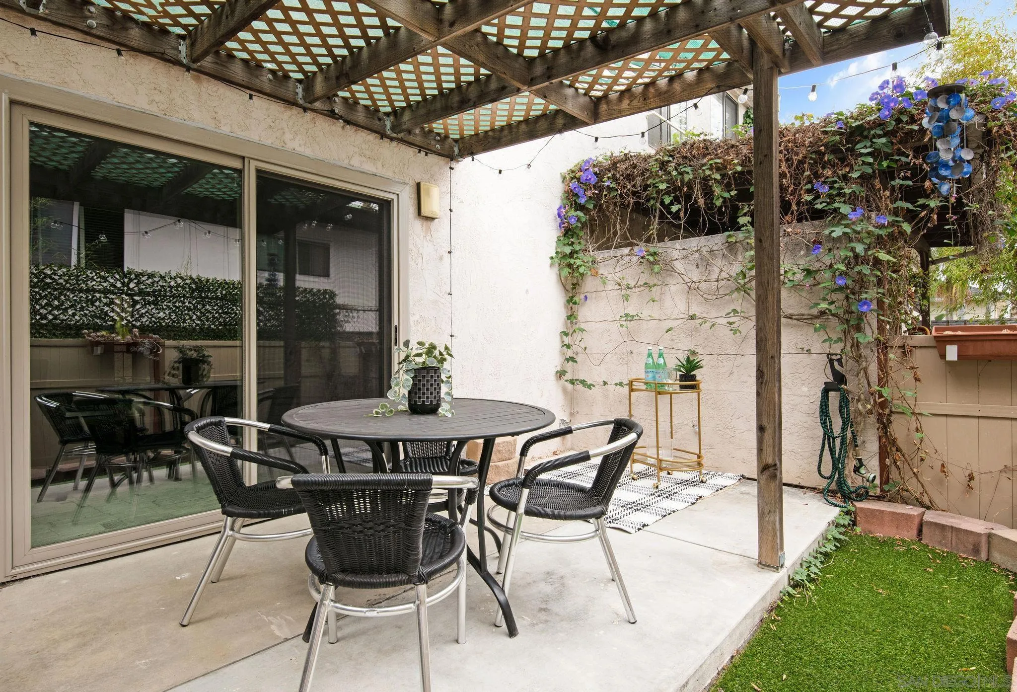 3037 Ingelow St Unit 4