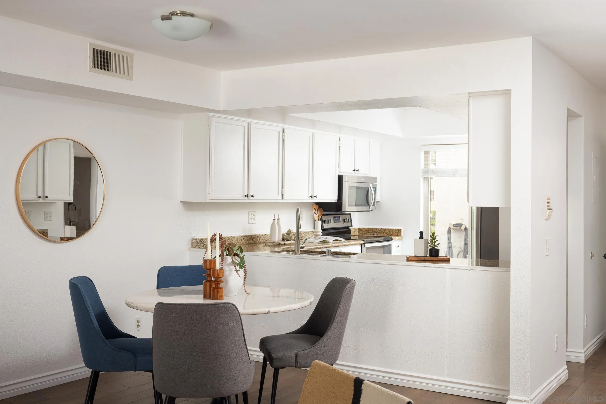 3037 Ingelow St Unit 4