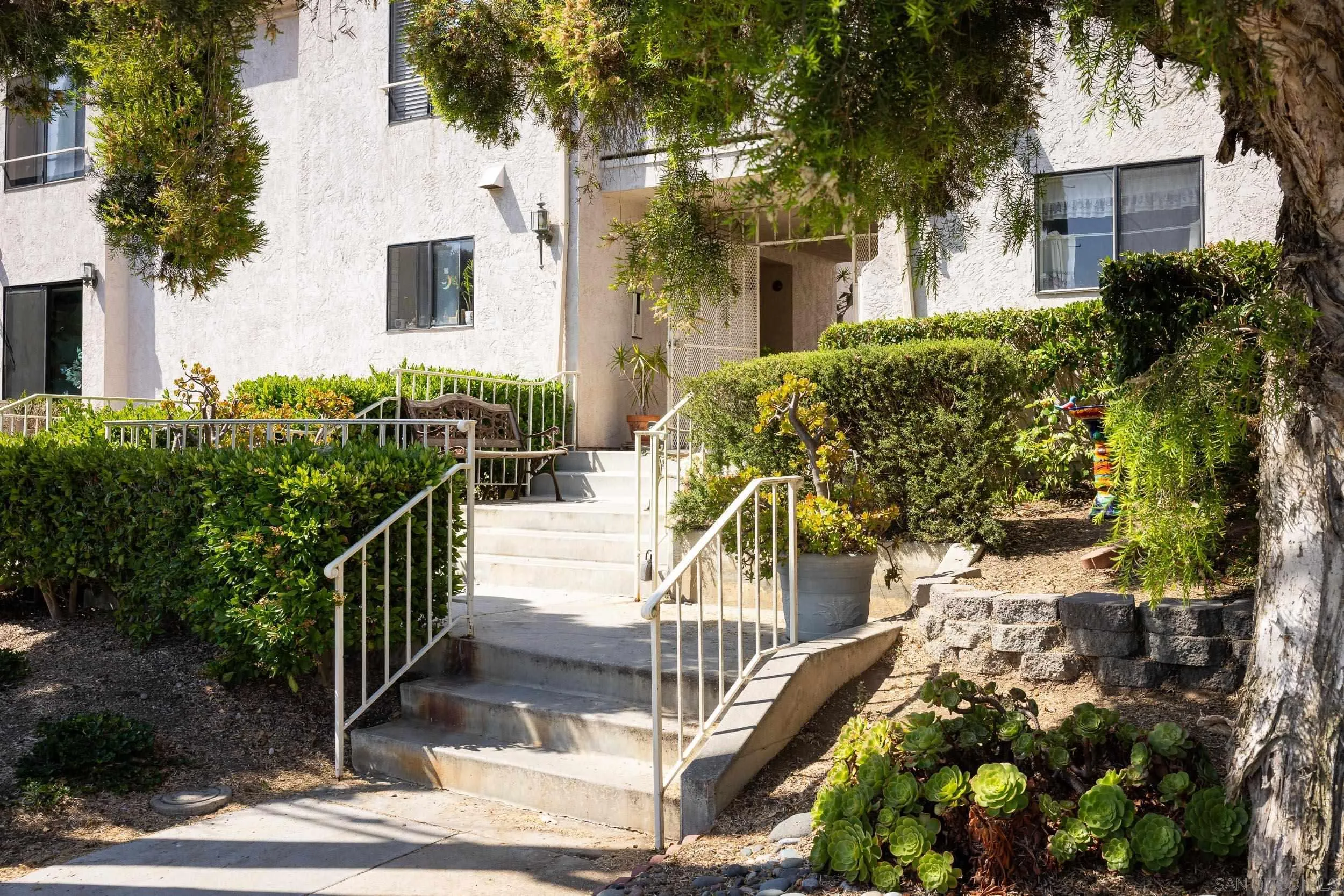 3037 Ingelow St Unit 4