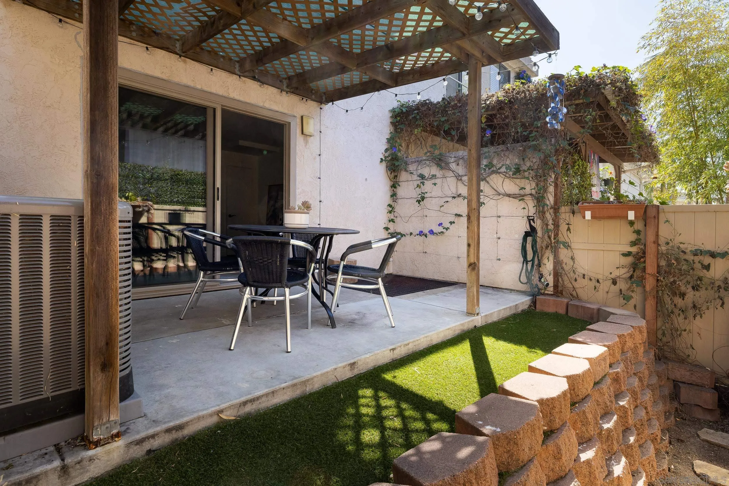 3037 Ingelow St Unit 4