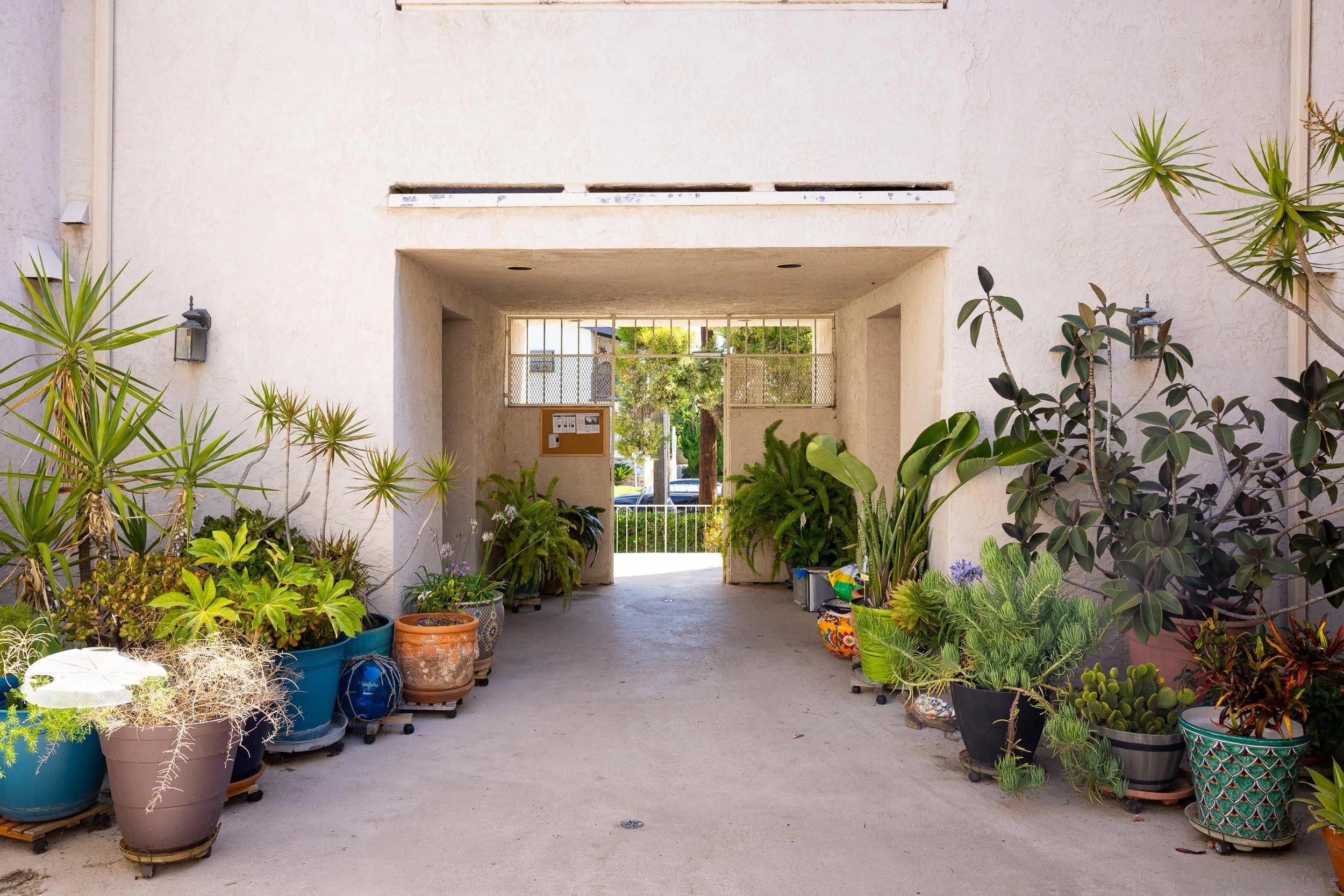 3037 Ingelow St Unit 4
