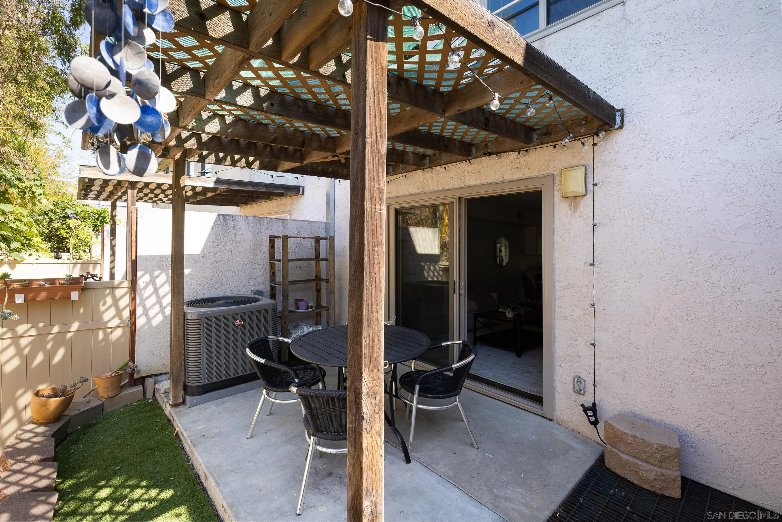 3037 Ingelow St Unit 4