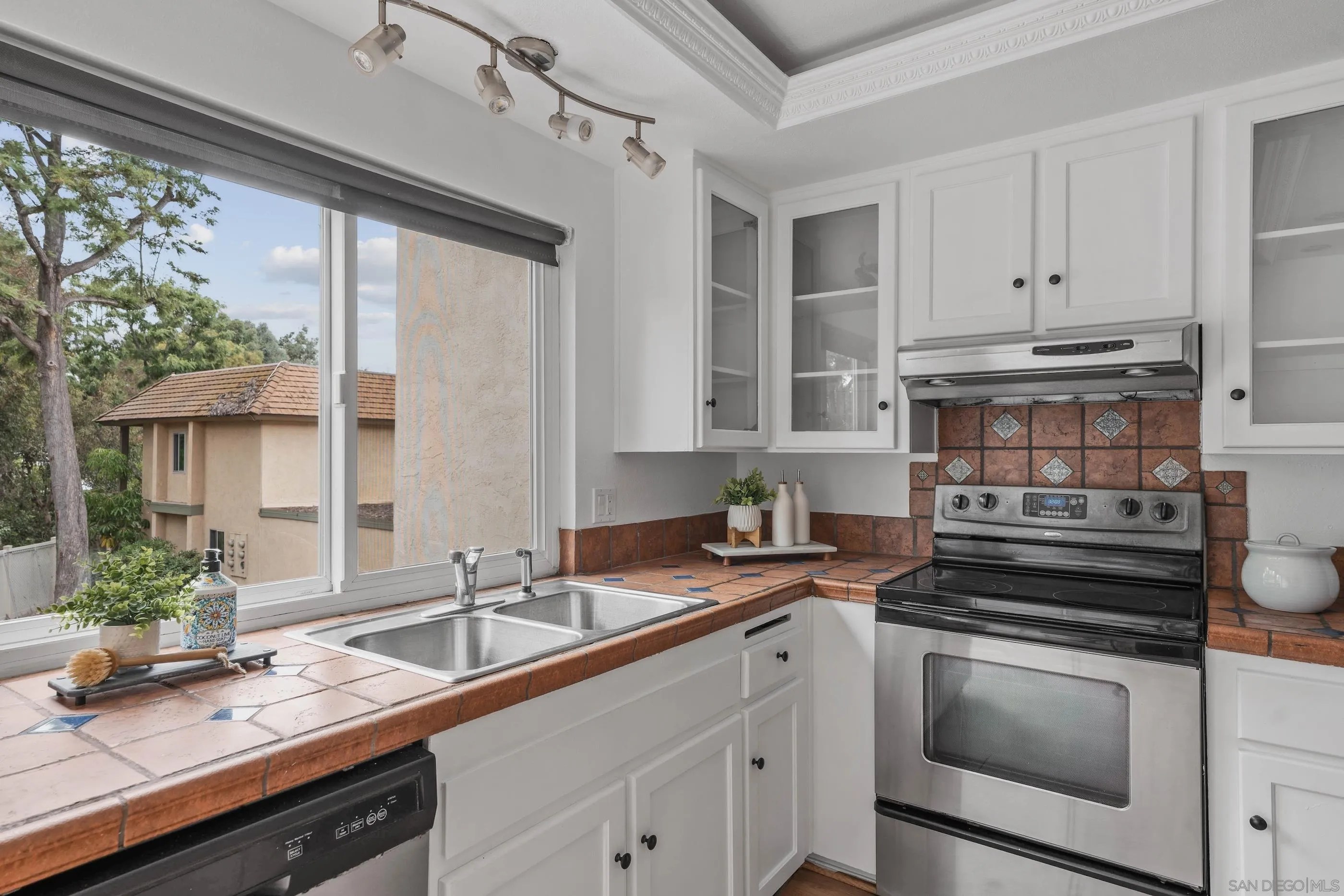 7708 Nightingale Way