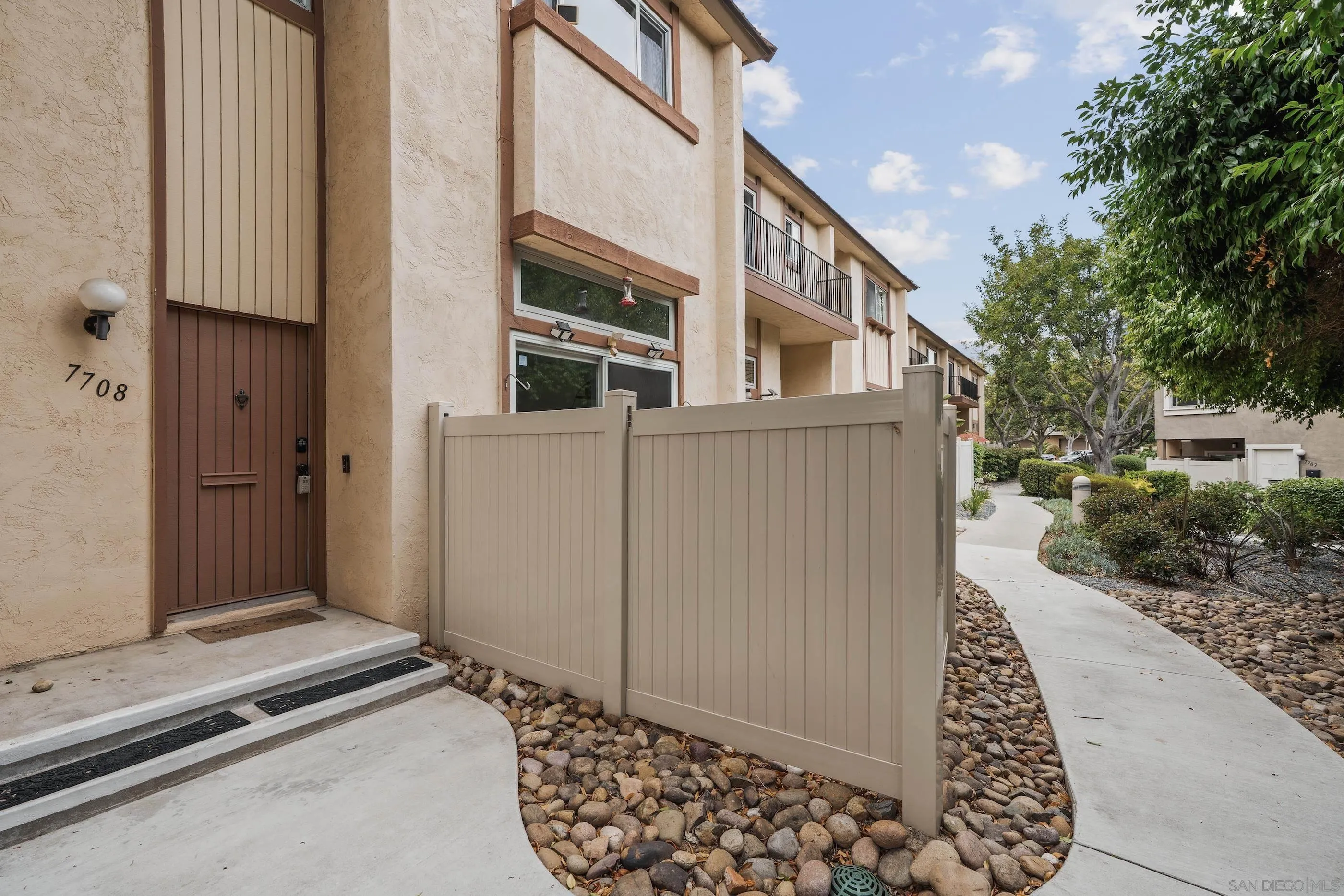 7708 Nightingale Way