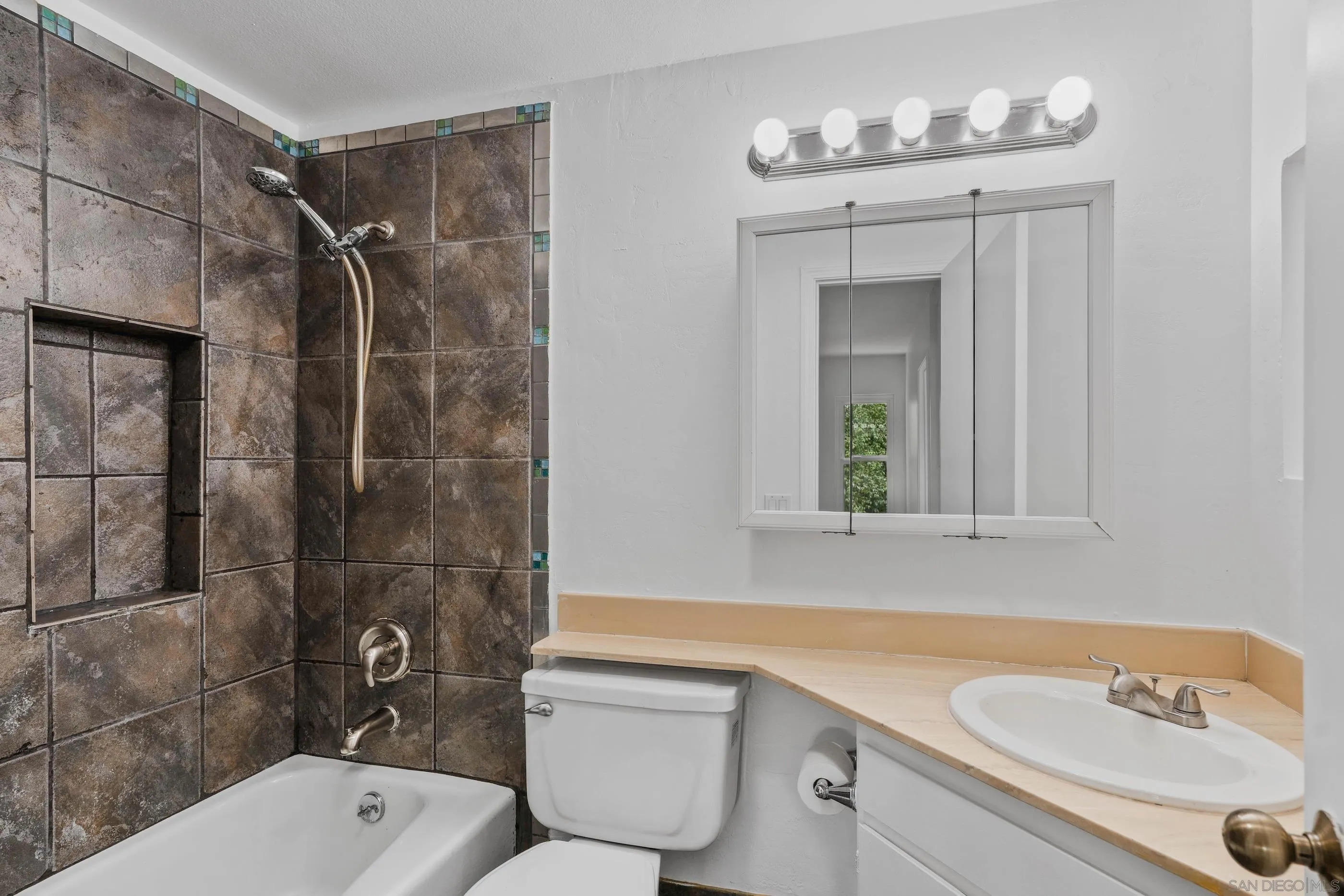 7708 Nightingale Way