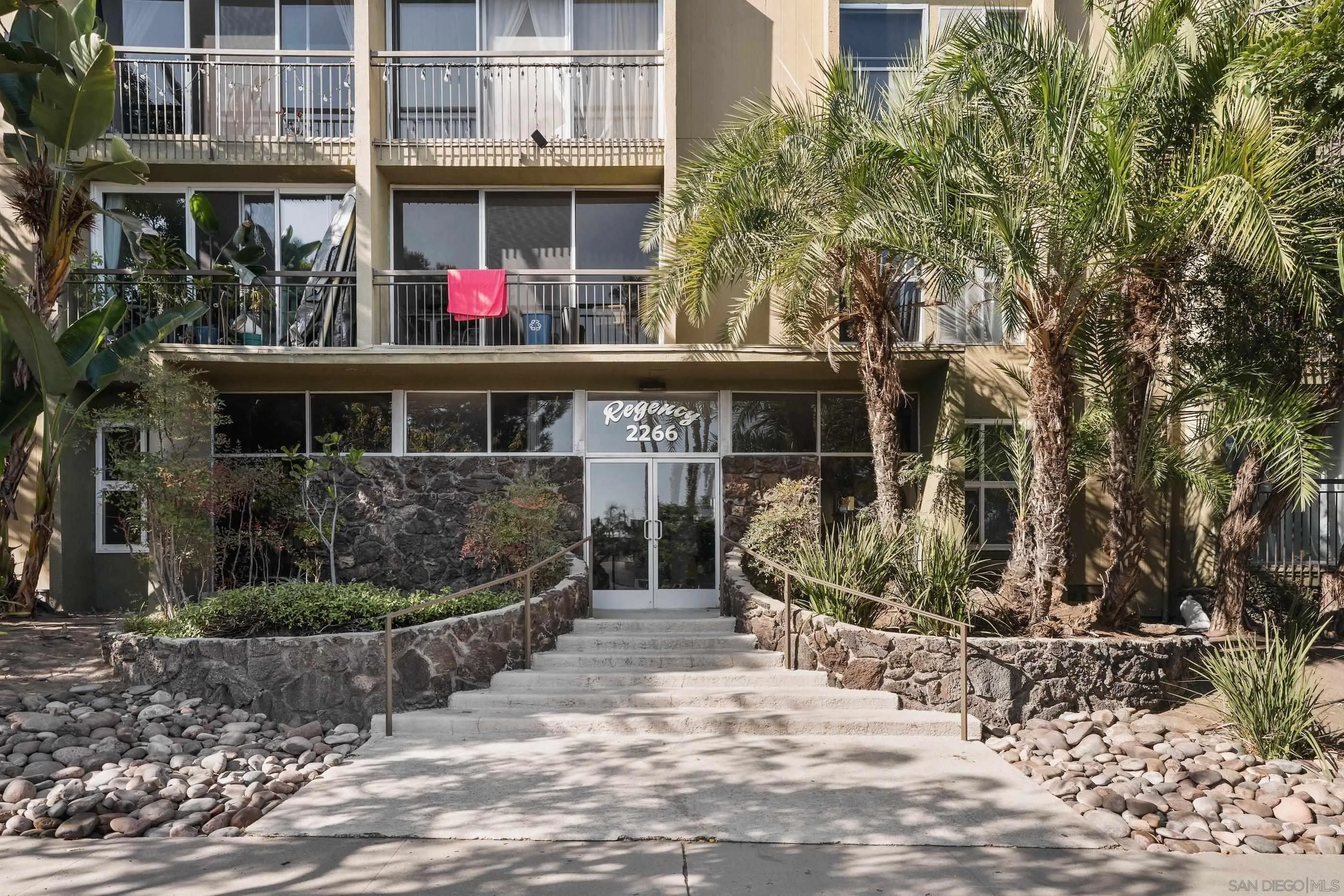 2266 Grand Ave Unit 31