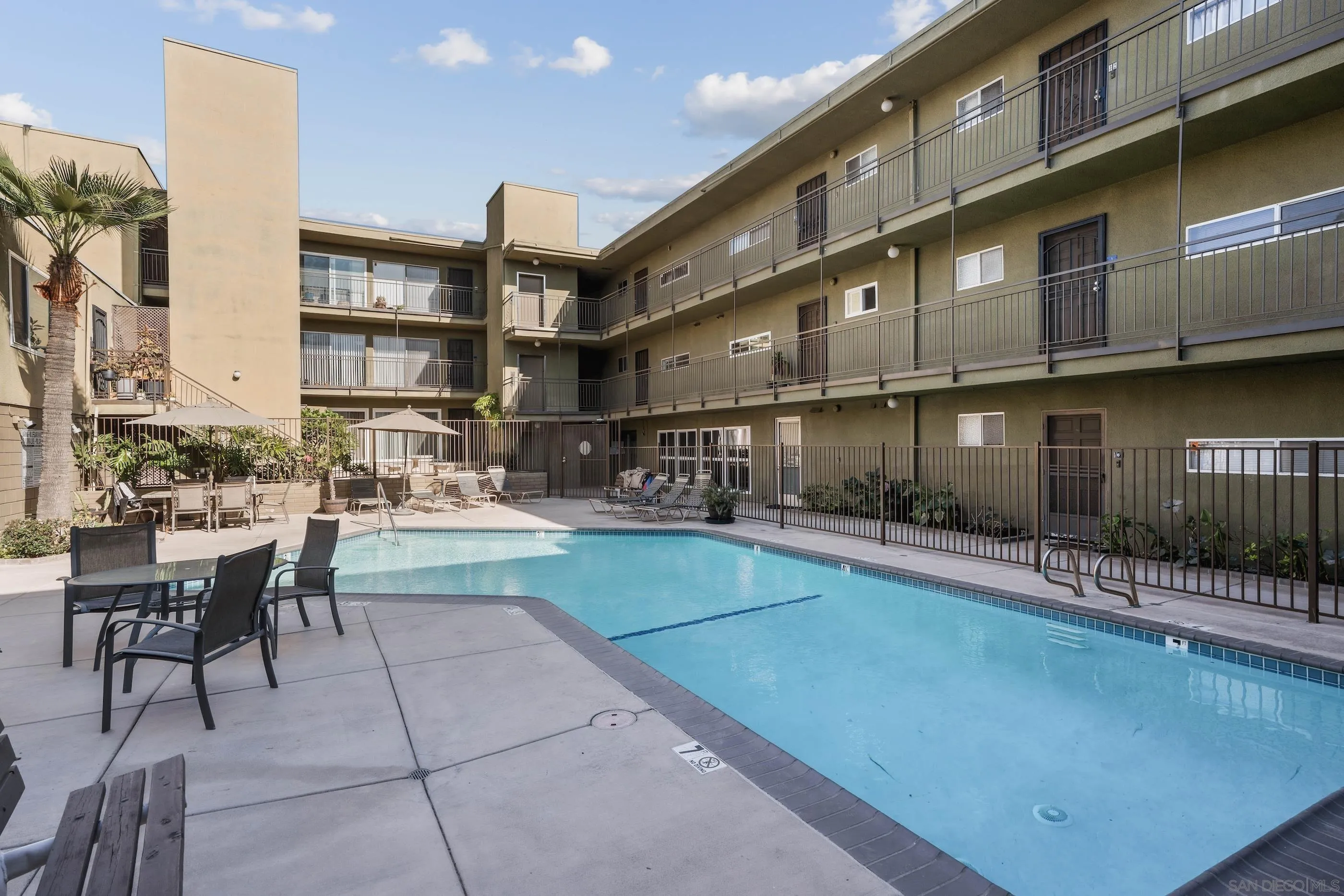2266 Grand Ave Unit 31