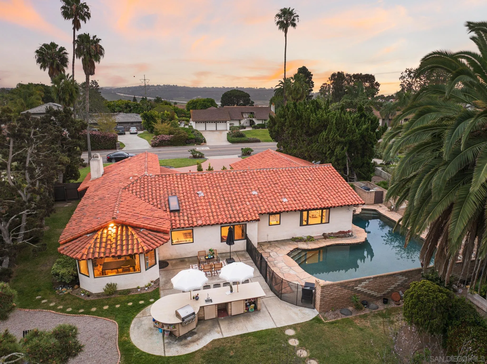 1450 Highland Dr