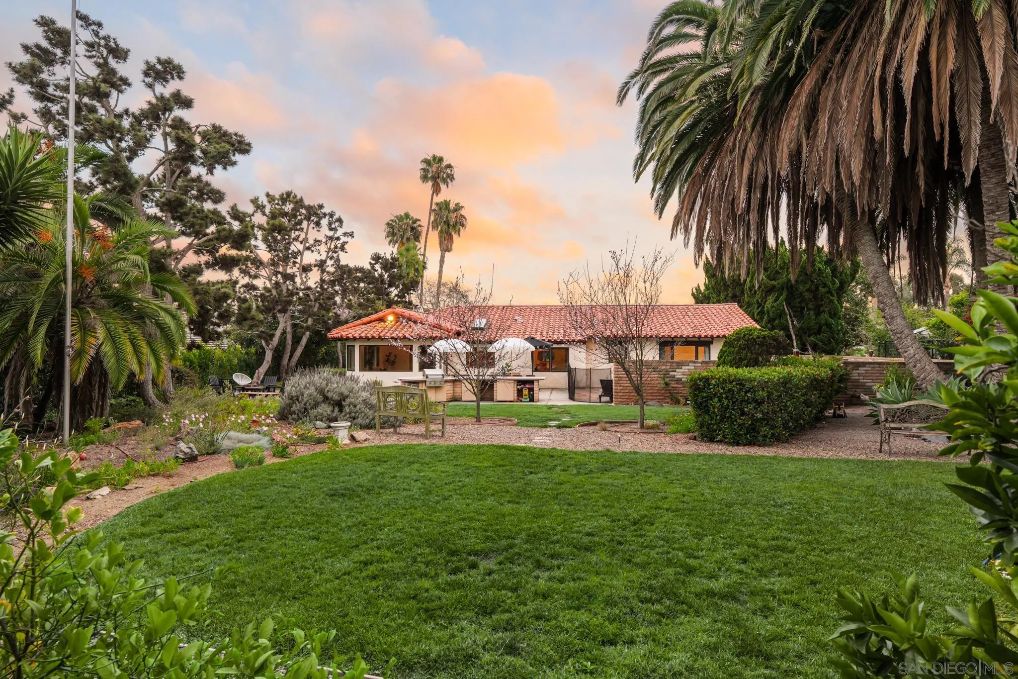 1450 Highland Dr