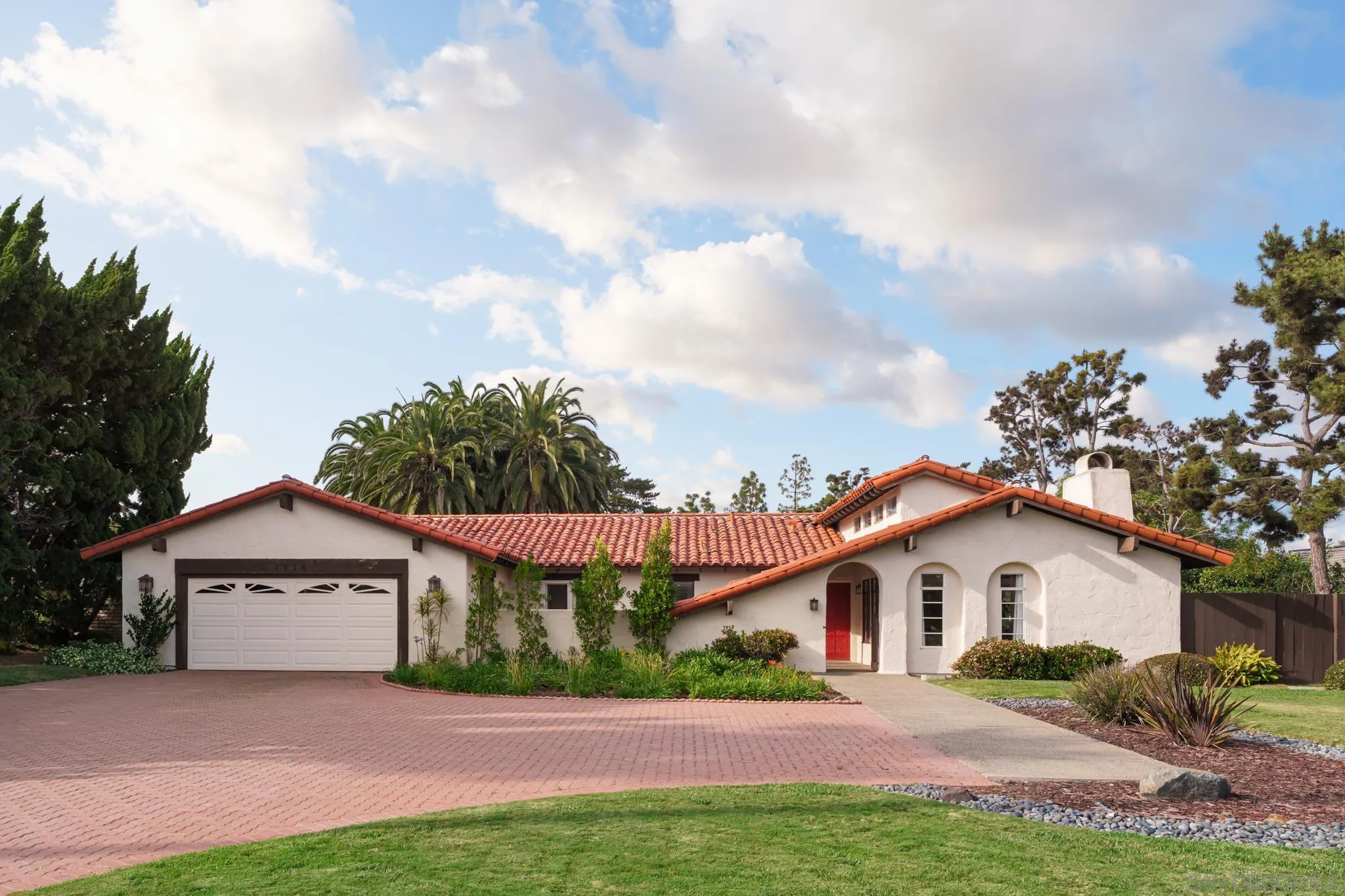 1450 Highland Dr
