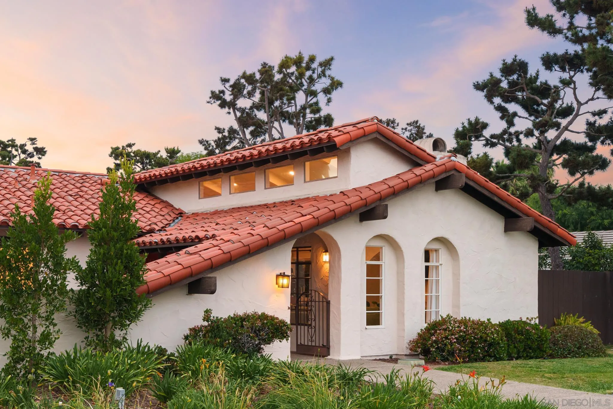 1450 Highland Dr