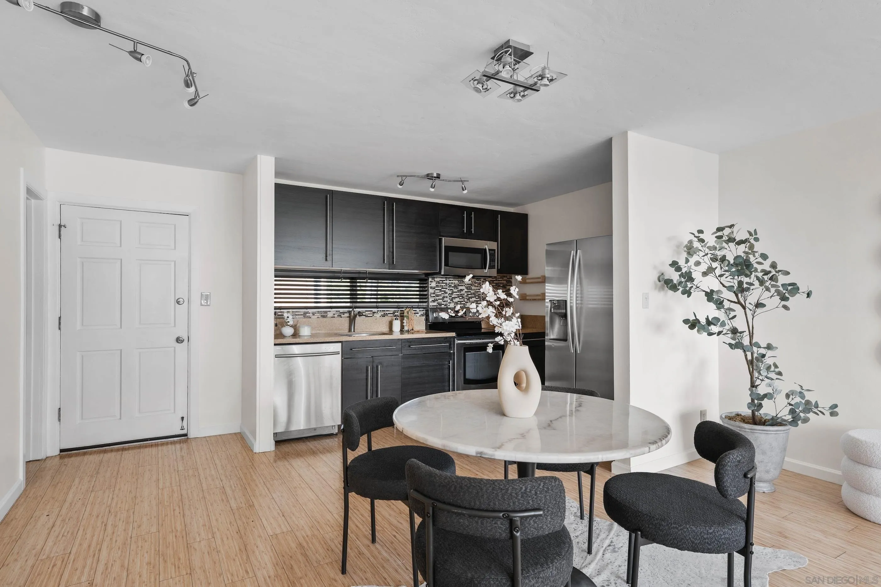 2266 Grand Ave Unit 31