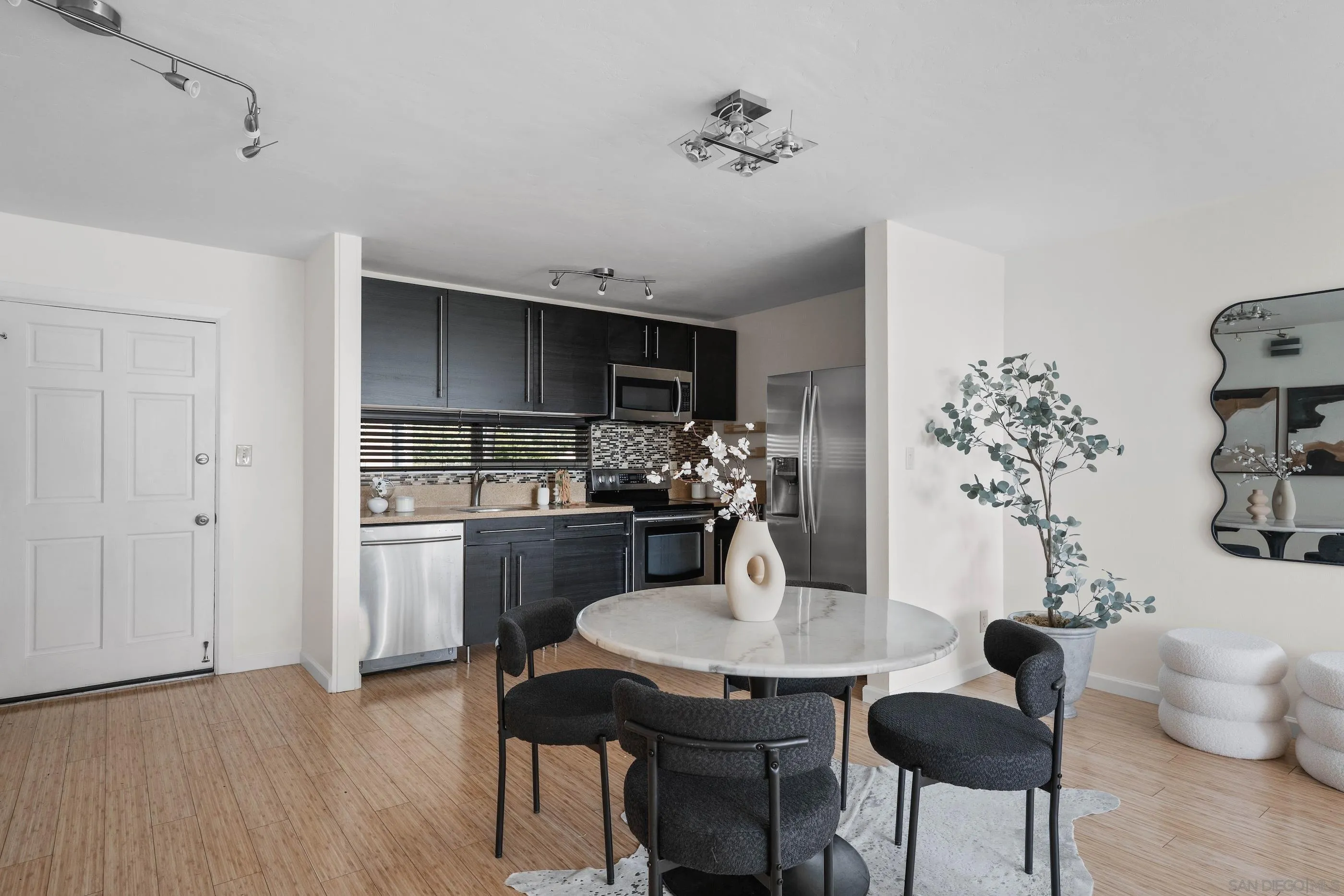 2266 Grand Ave Unit 31