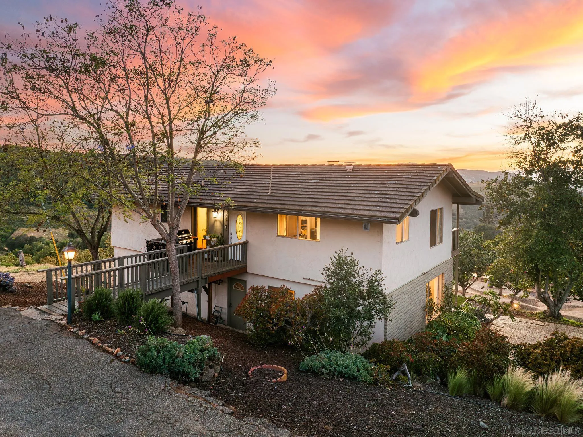 10889 San Gabriel Way