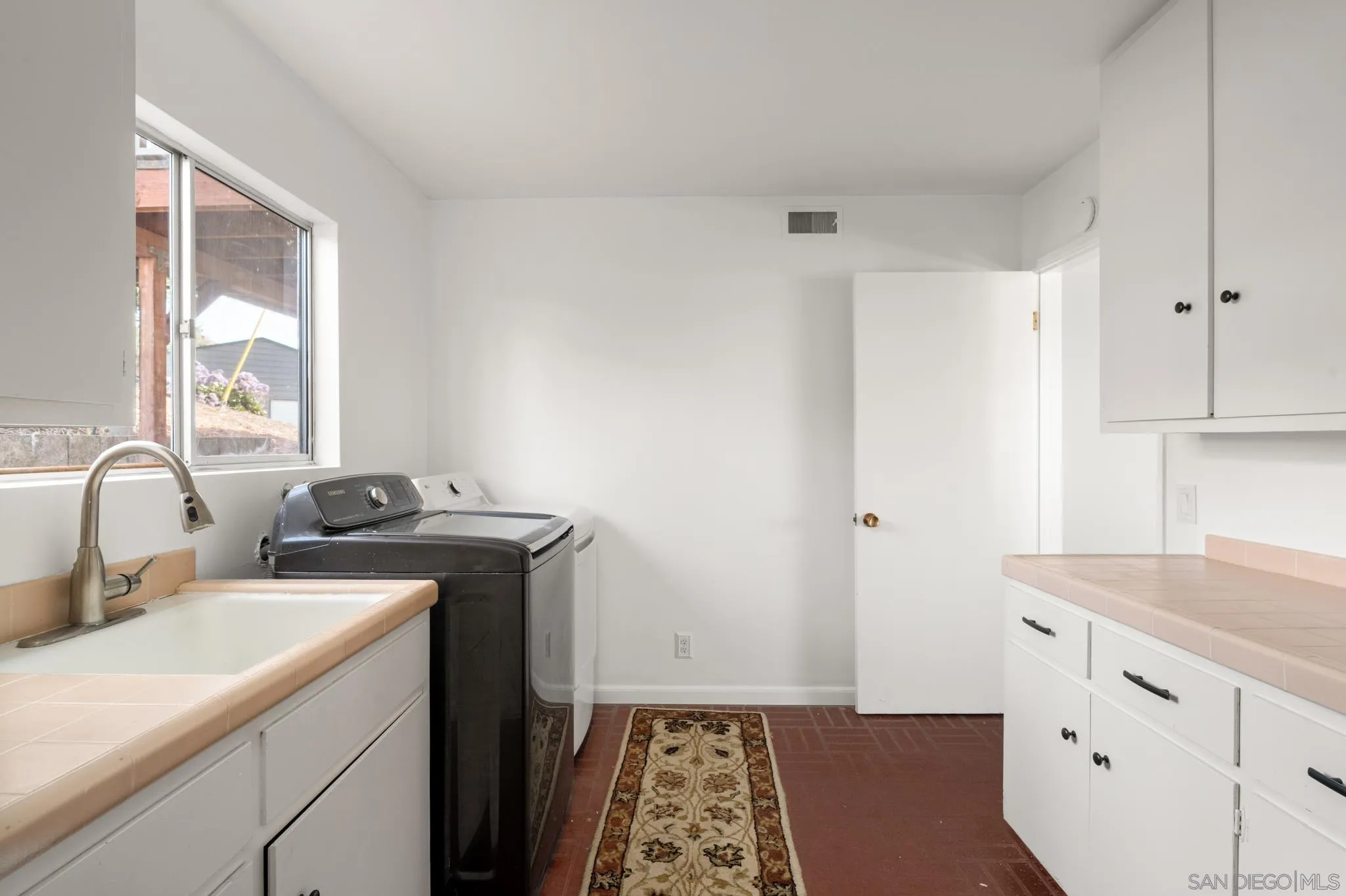 10889 San Gabriel Way