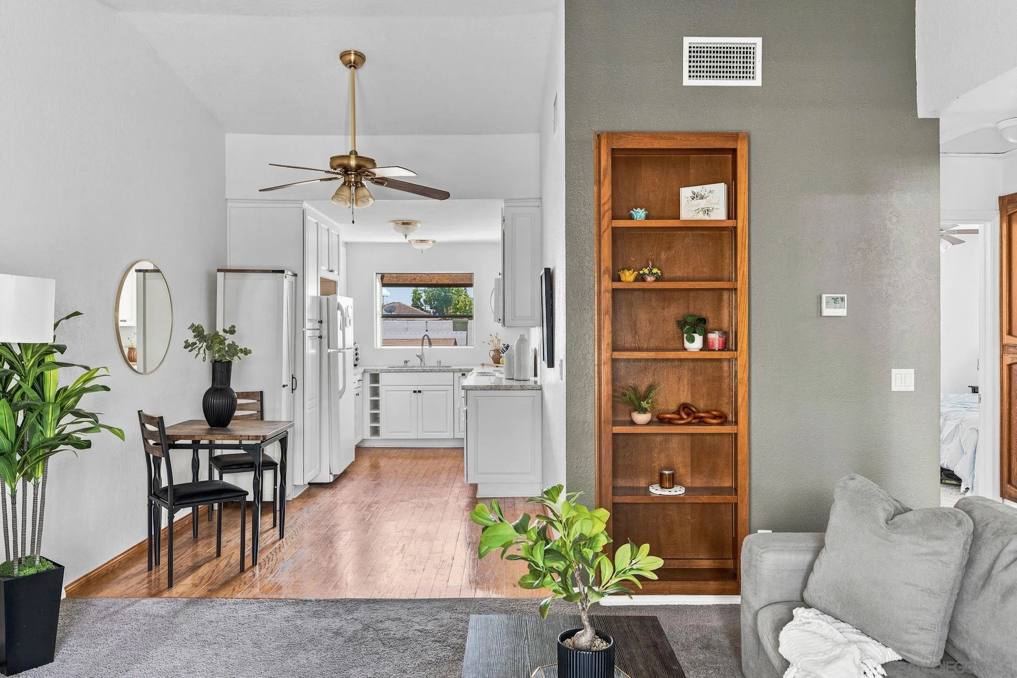 4077 Illinois St Unit 5