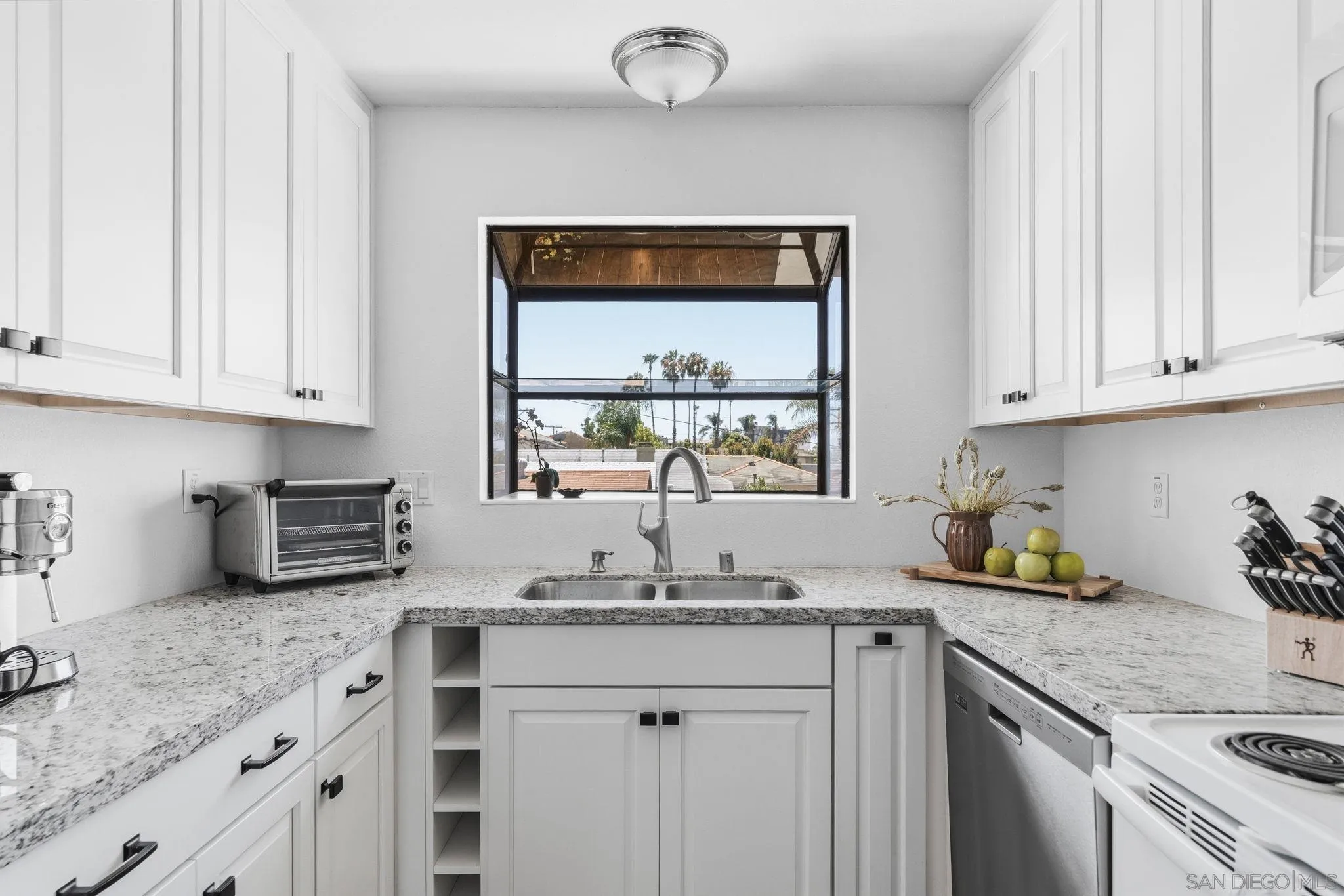 4077 Illinois St Unit 5