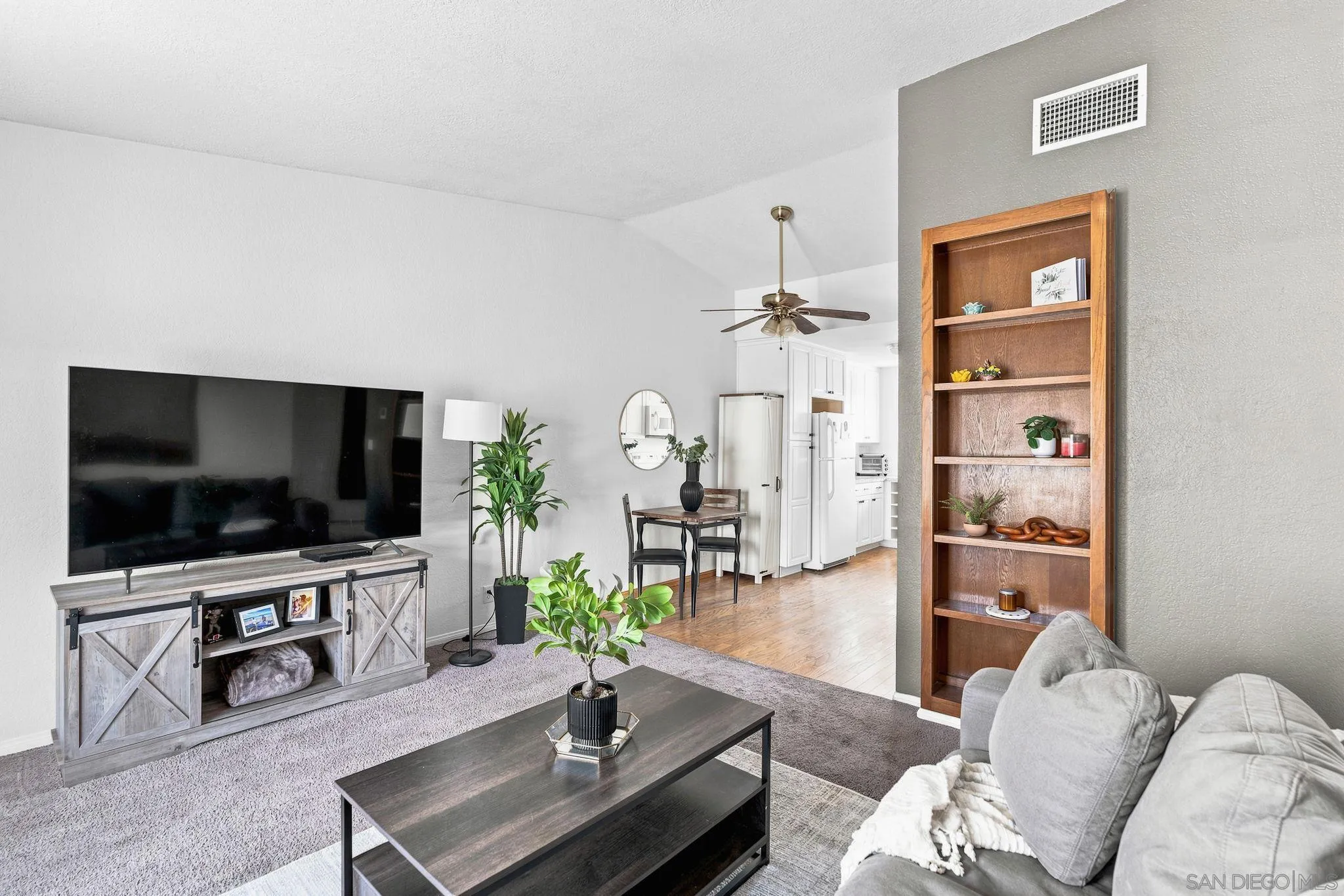 4077 Illinois St Unit 5