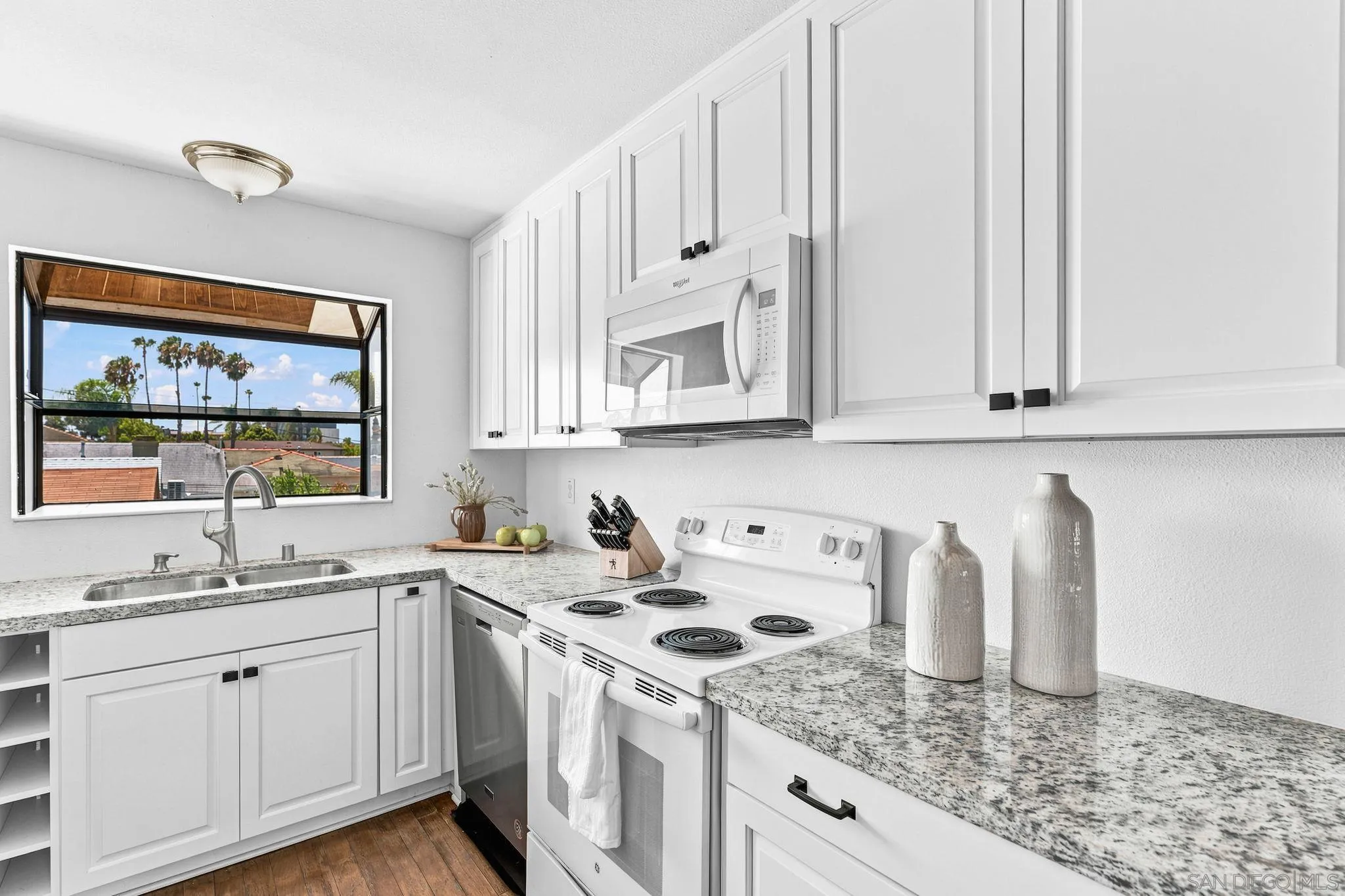 4077 Illinois St Unit 5