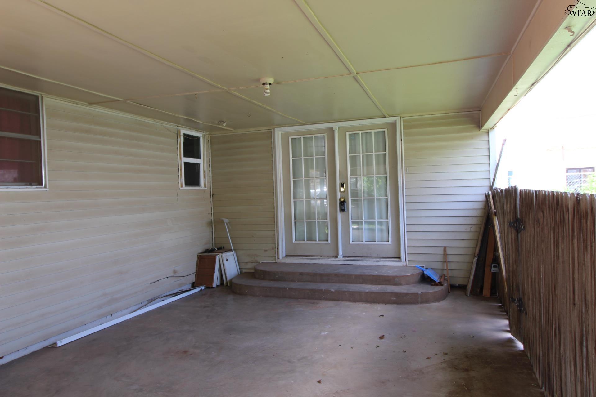 1035 HARLAN AVENUE