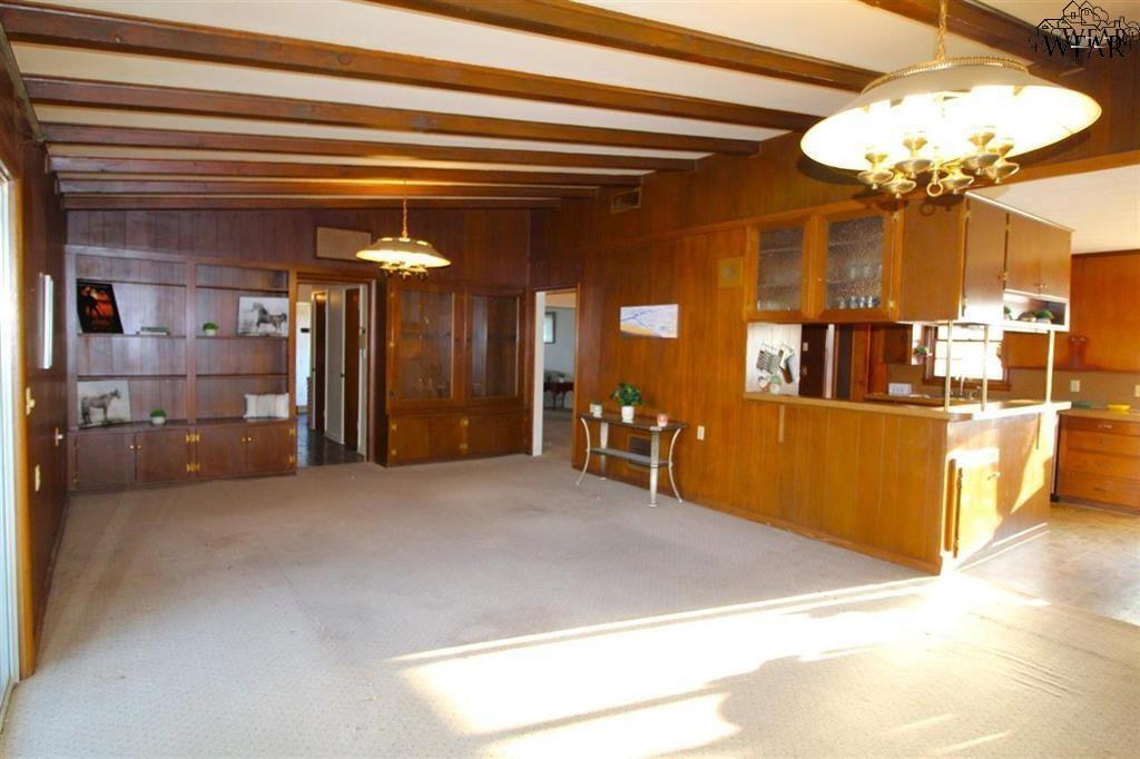 101 W ANDERSON AVENUE
