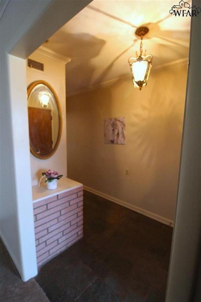 101 W ANDERSON AVENUE