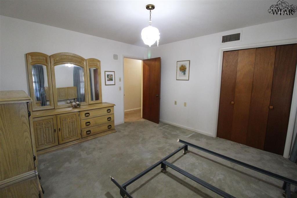 101 W ANDERSON AVENUE