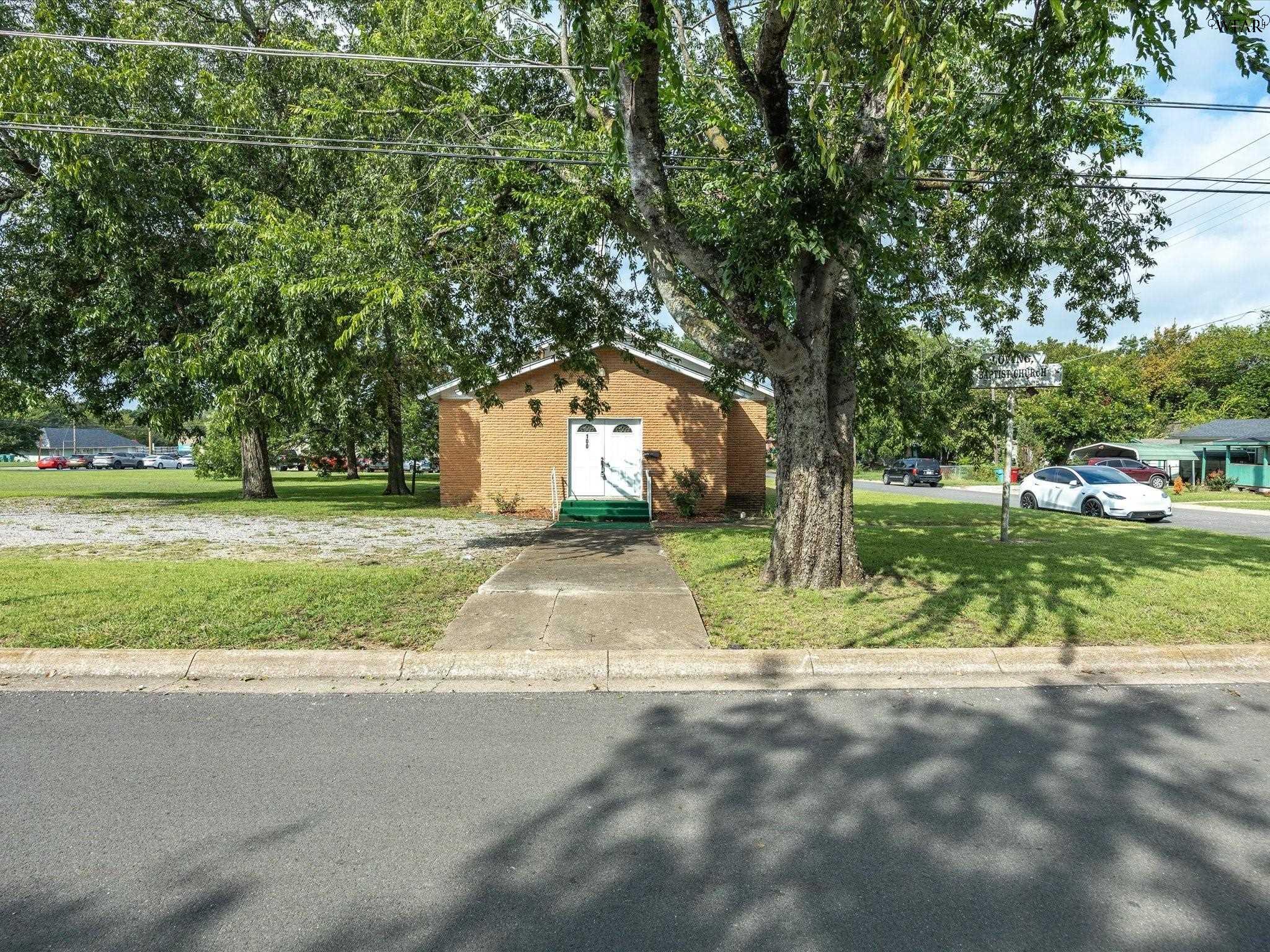 2004 E HOUSTON STREET Unit: 100 S COLBERT STREET