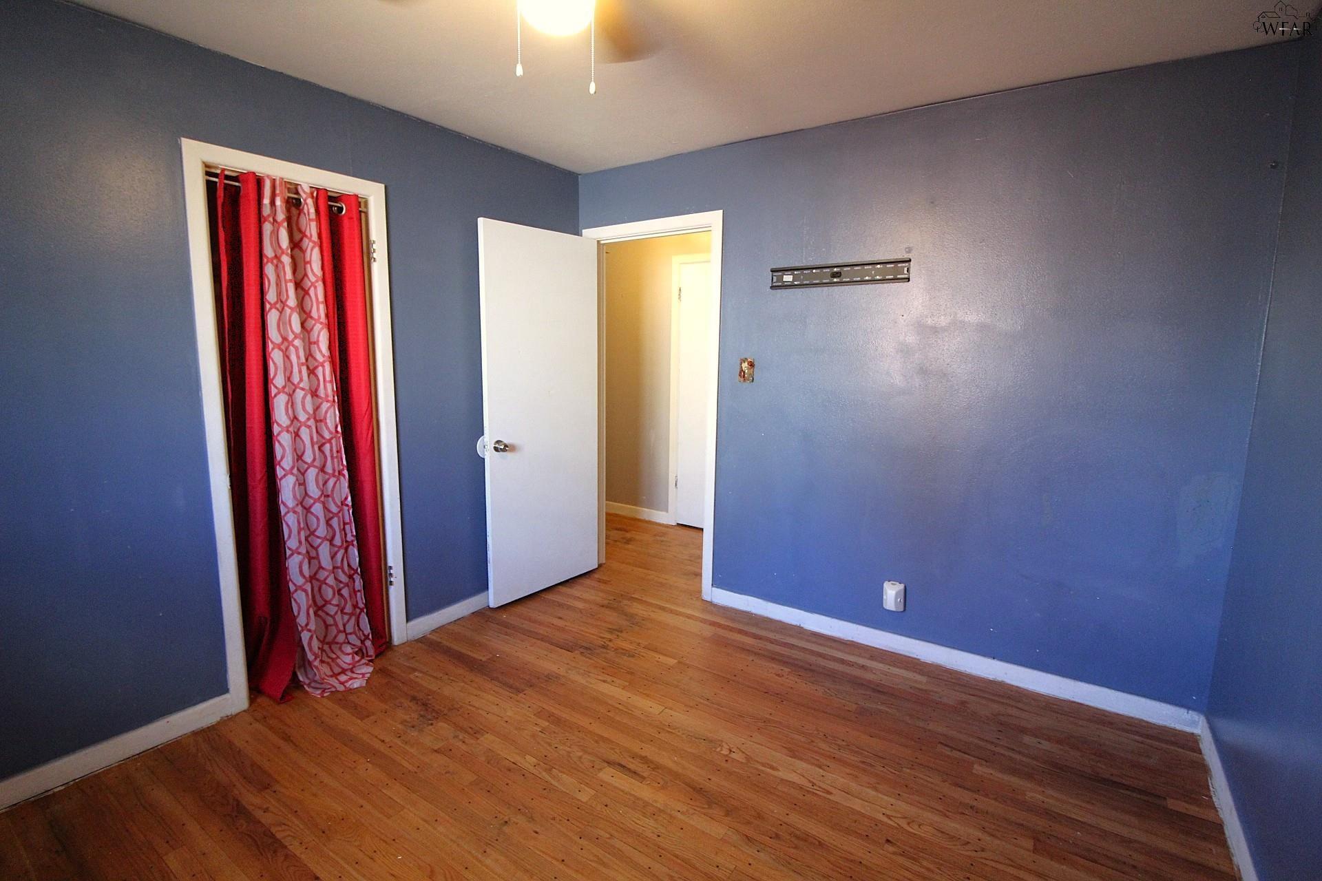 4949 S LAKE PARK DRIVE