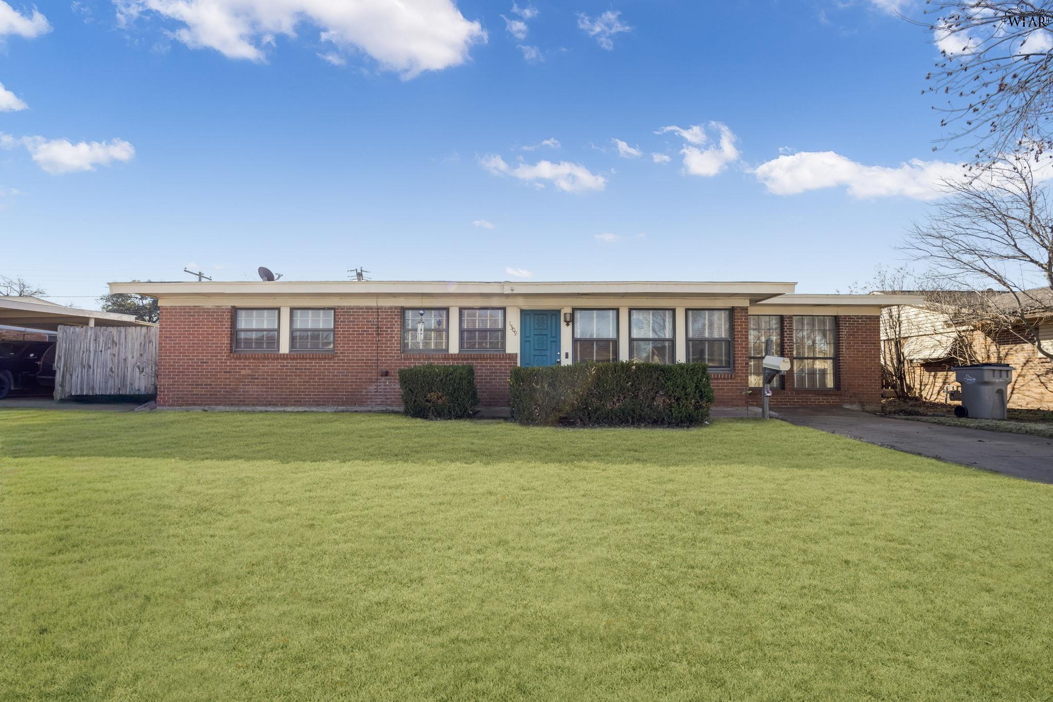 1309 OAKHURST DRIVE