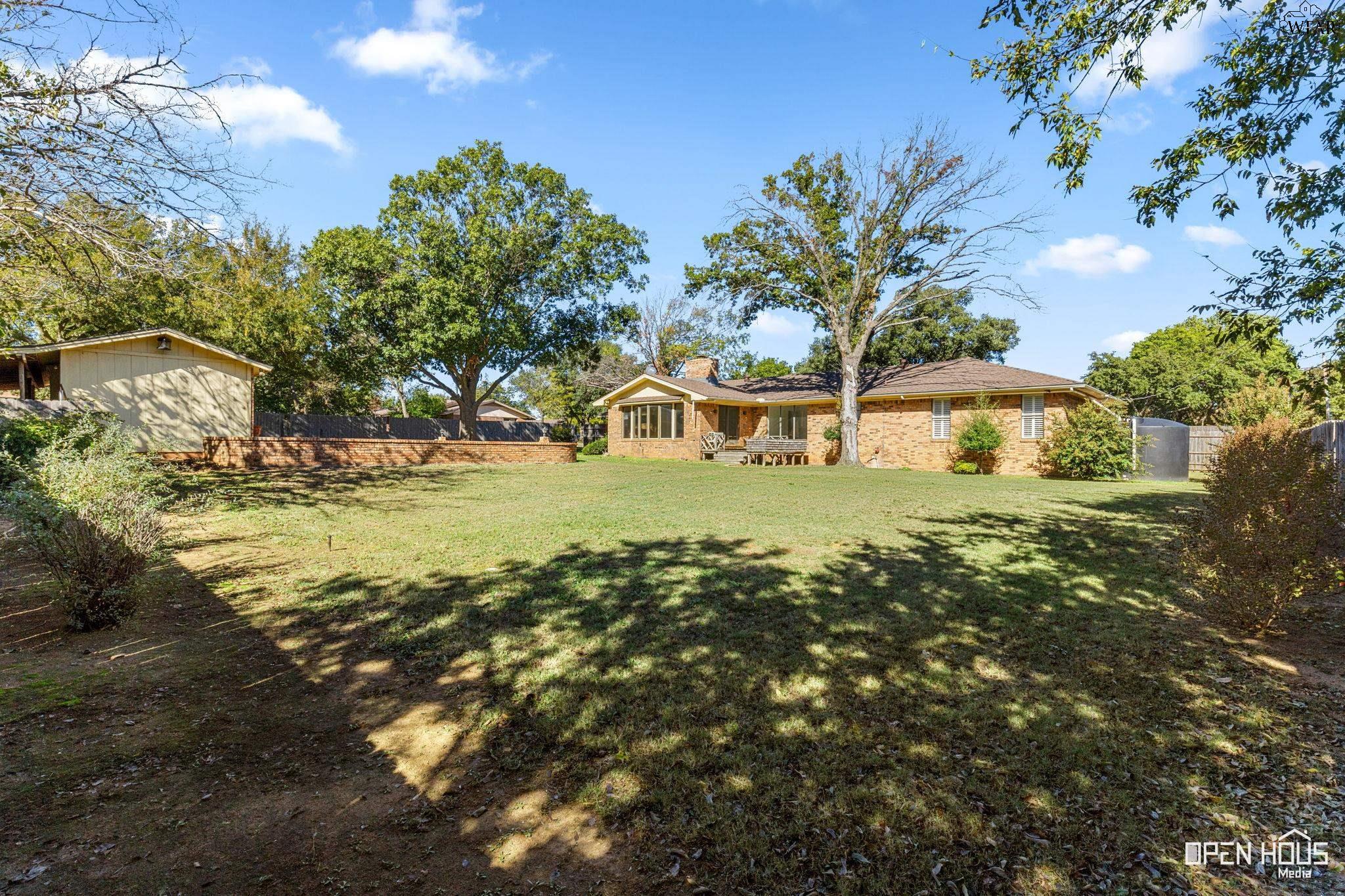 1701 E SPRING STREET