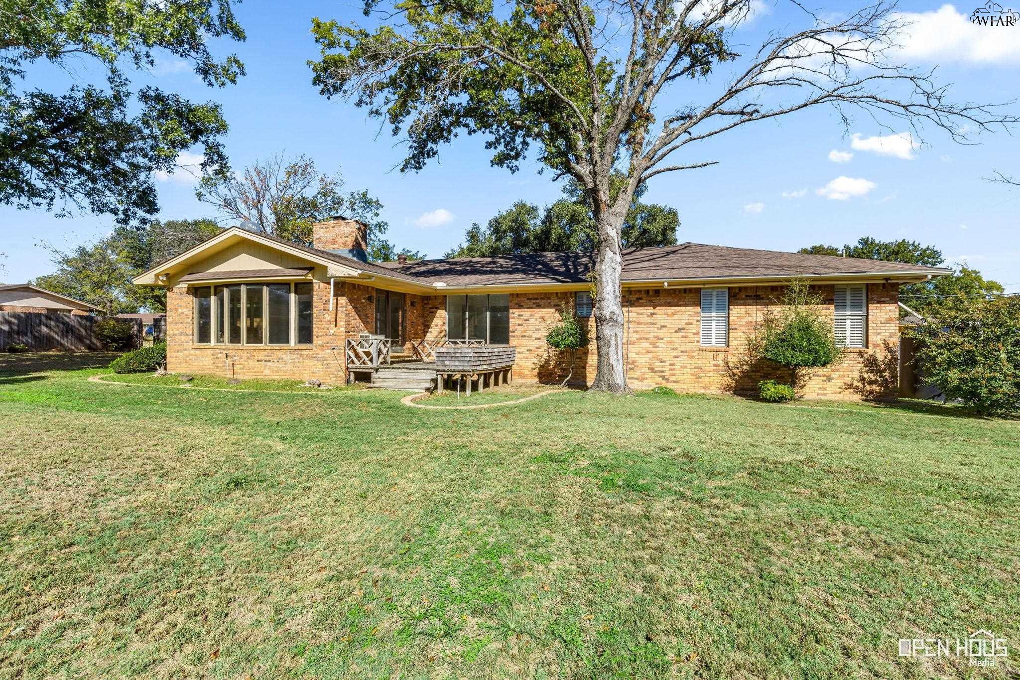 1701 E SPRING STREET