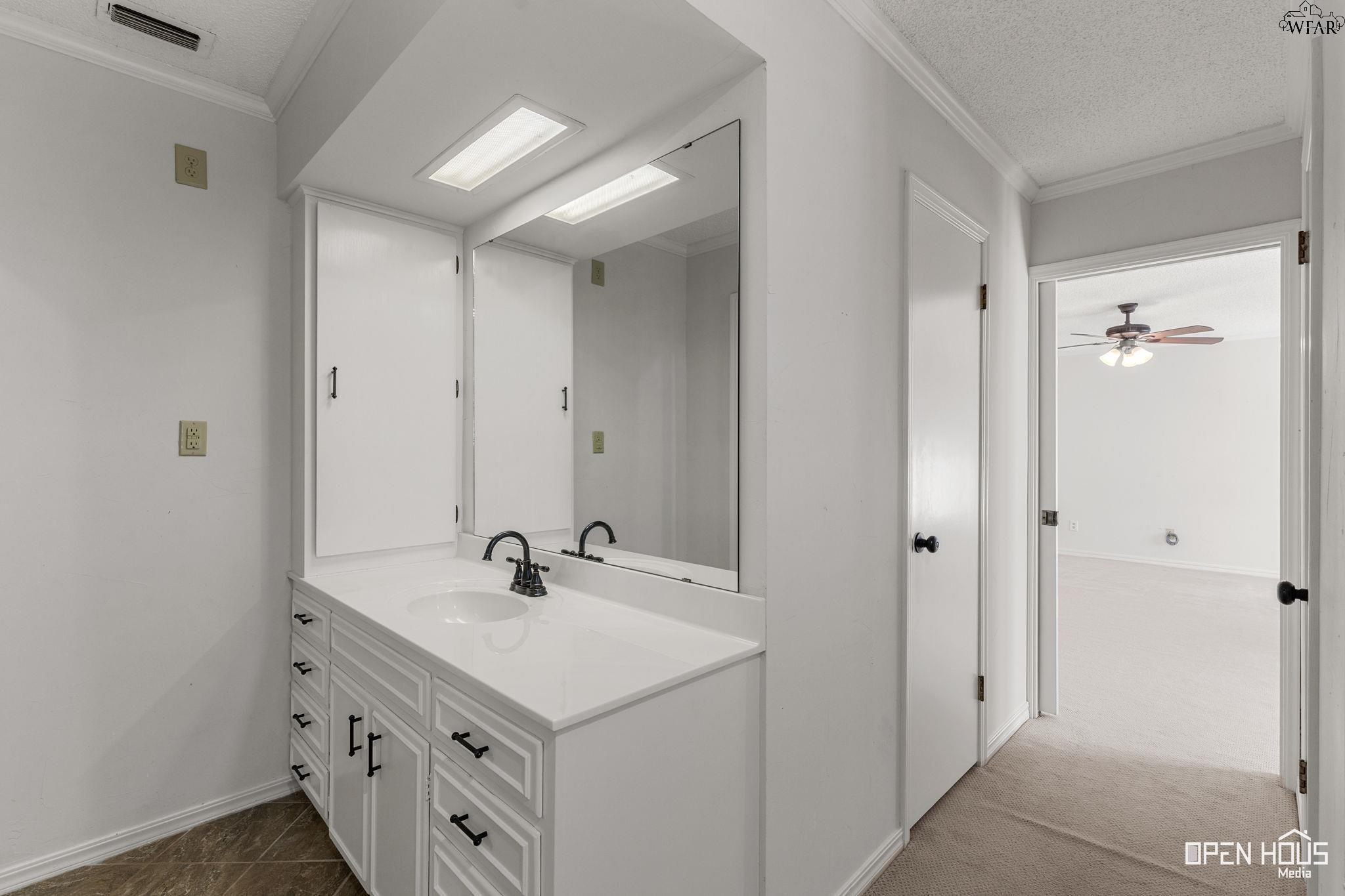 1701 E SPRING STREET