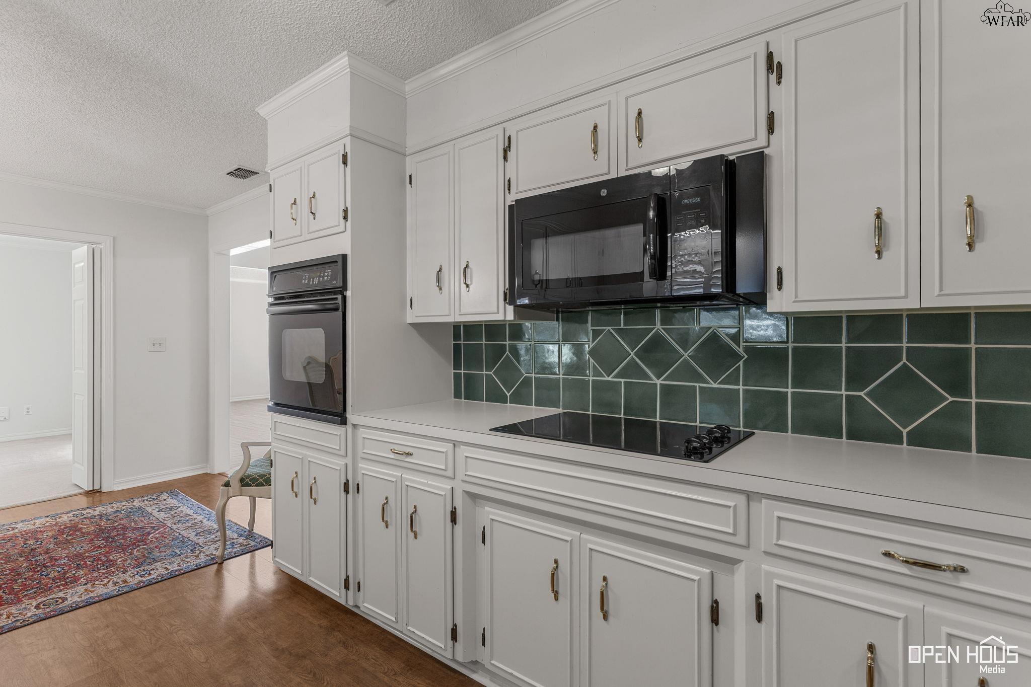 1701 E SPRING STREET