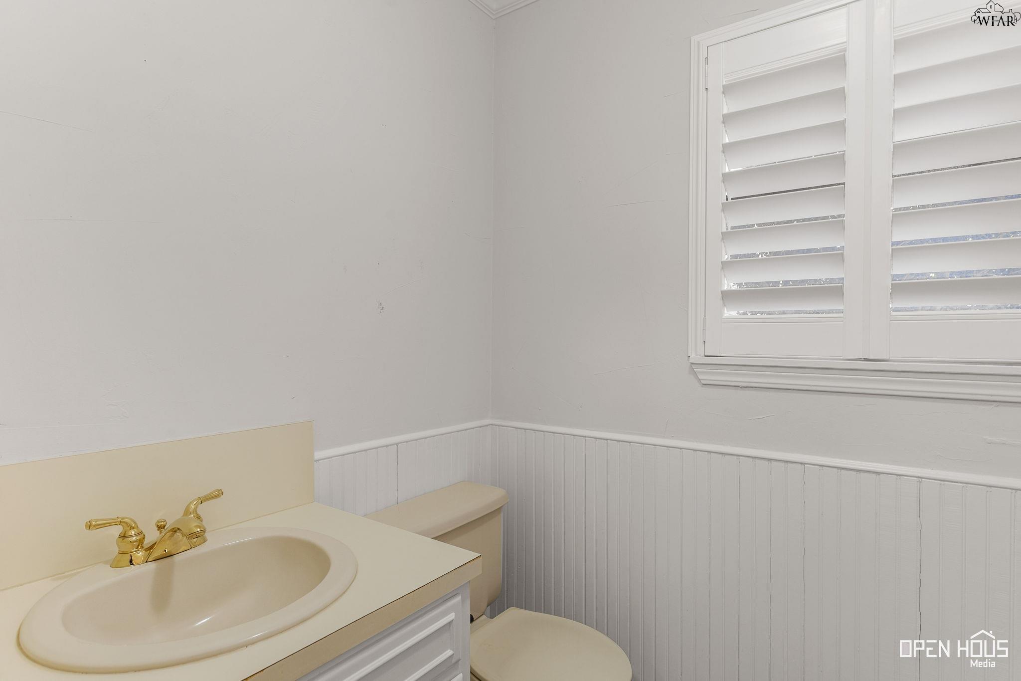 1701 E SPRING STREET