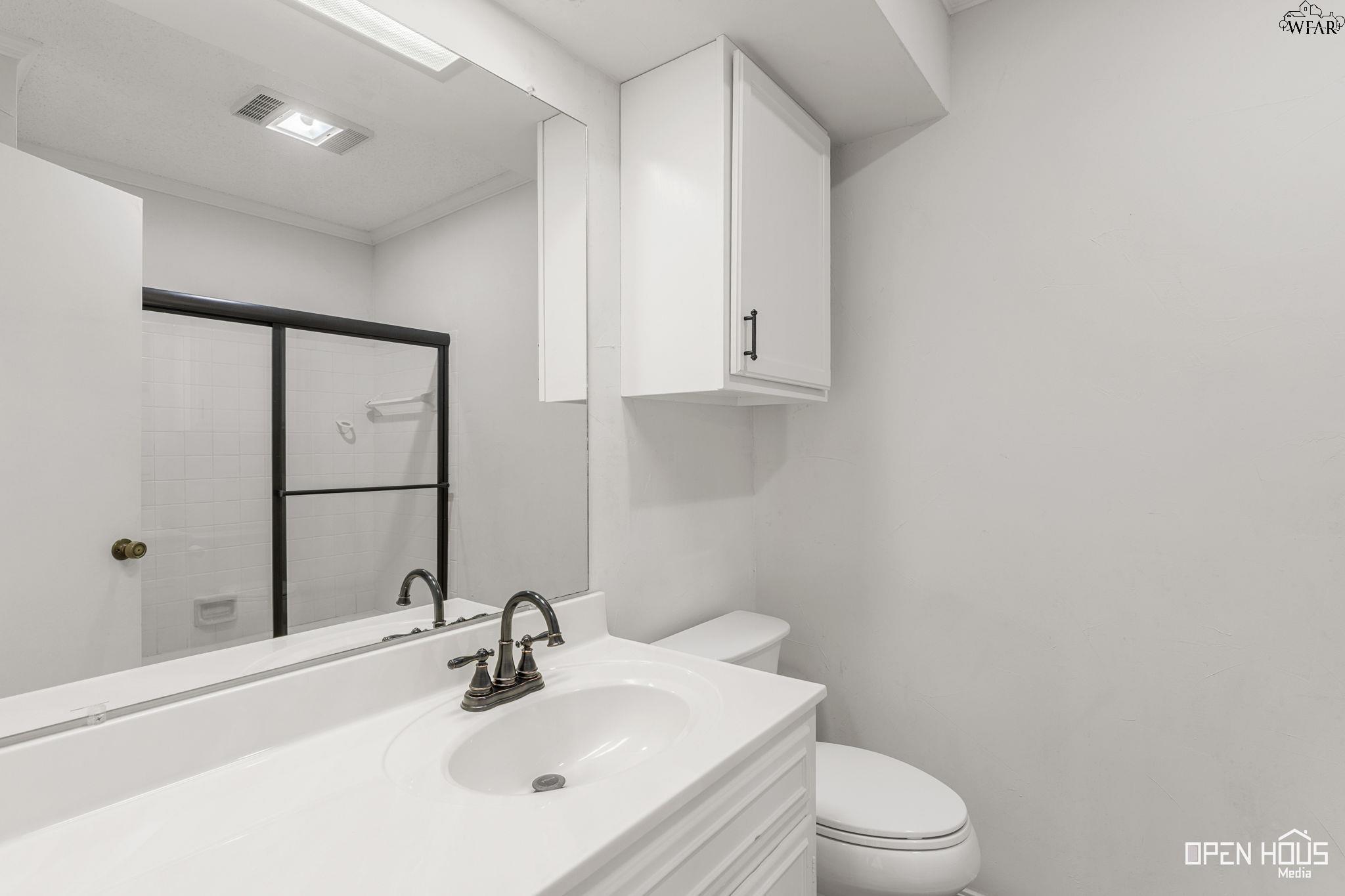 1701 E SPRING STREET