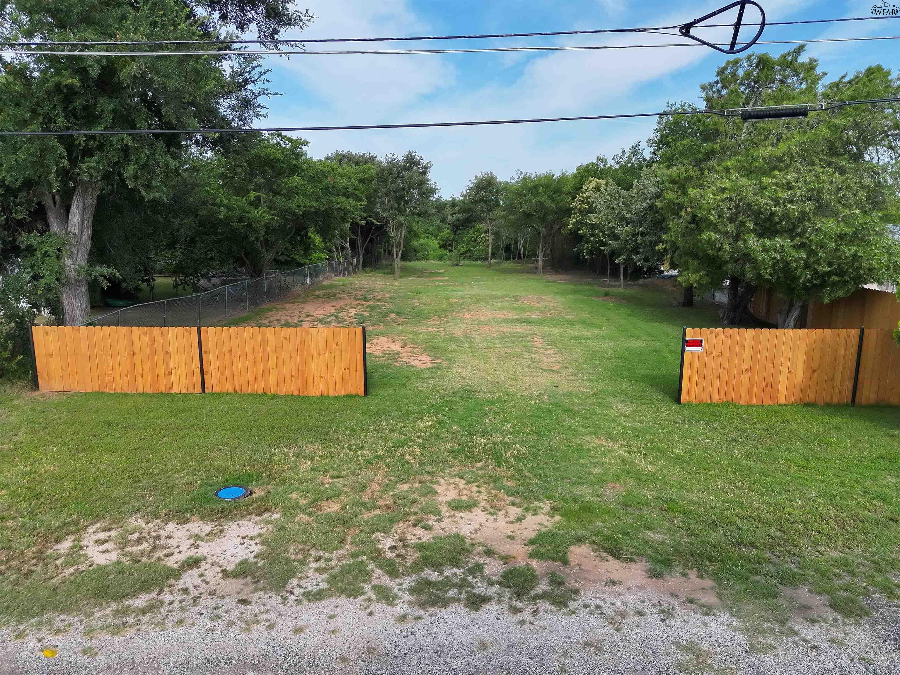 709 N ARCHER