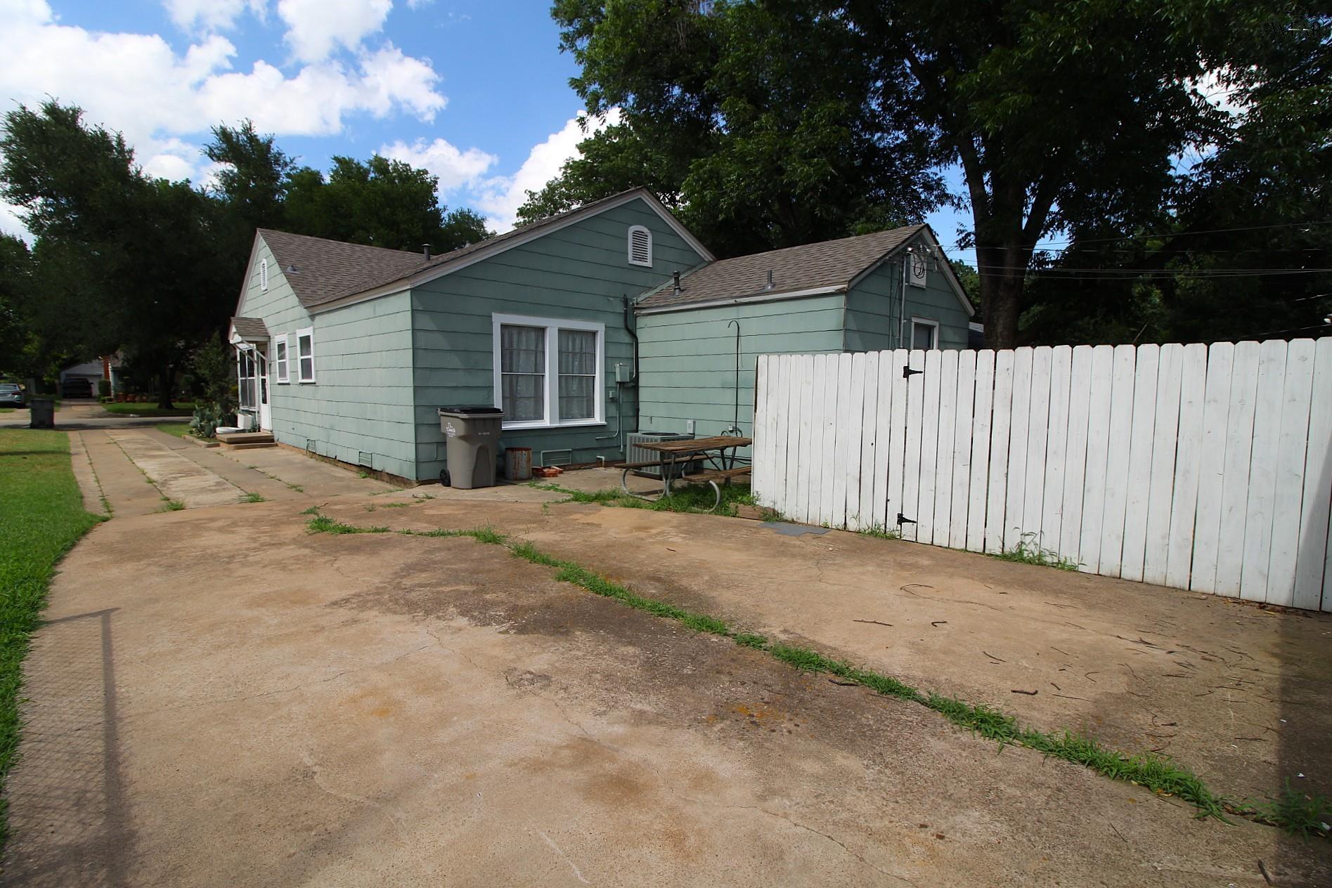 1813 DAYTON AVENUE
