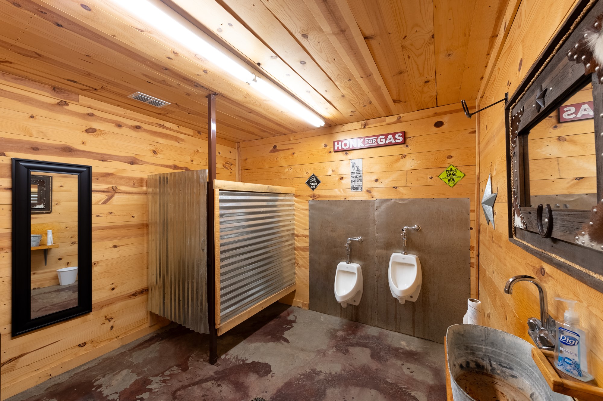 2715 US Hwy 287 Highway