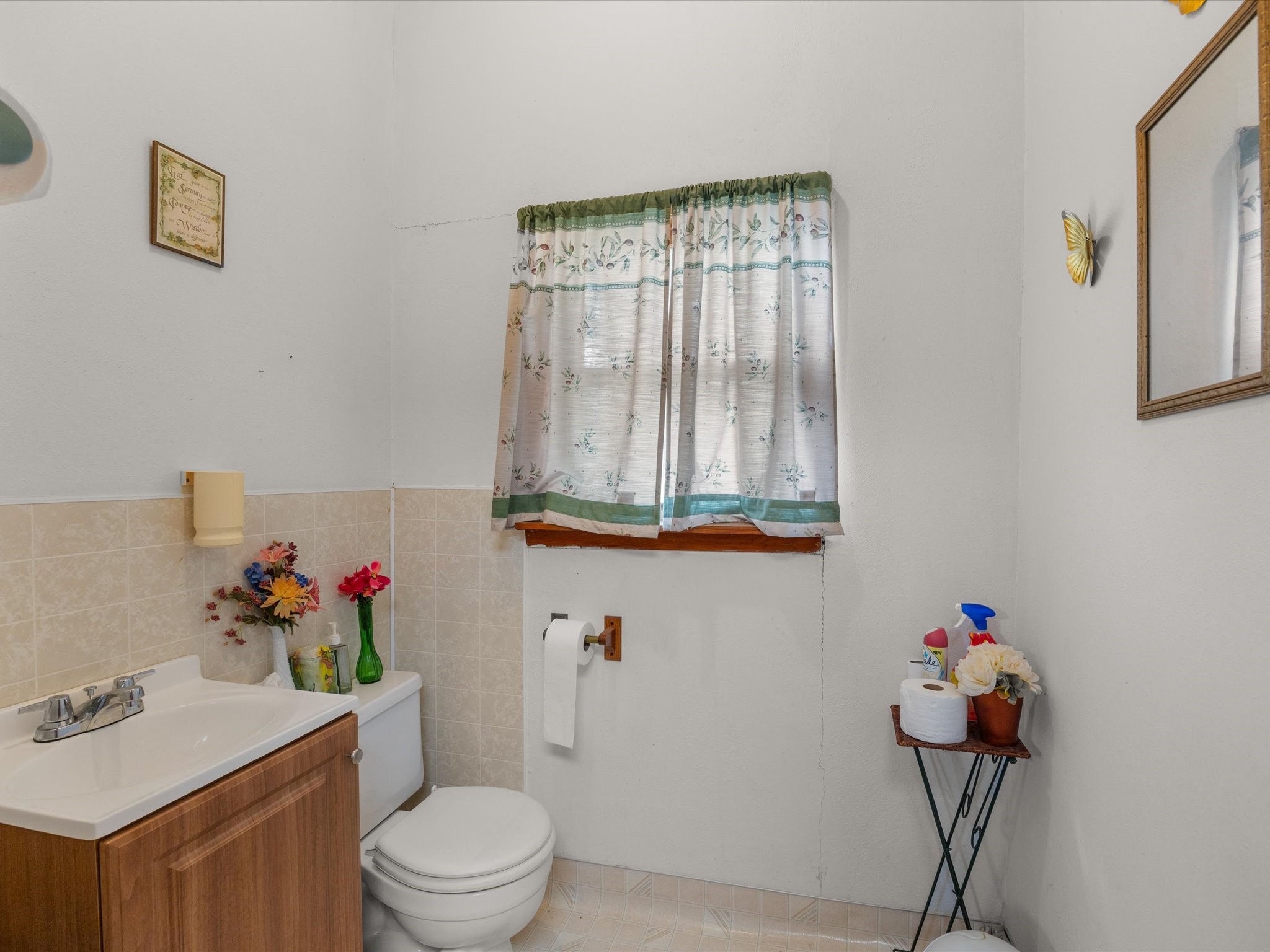 100 S Colbert Street