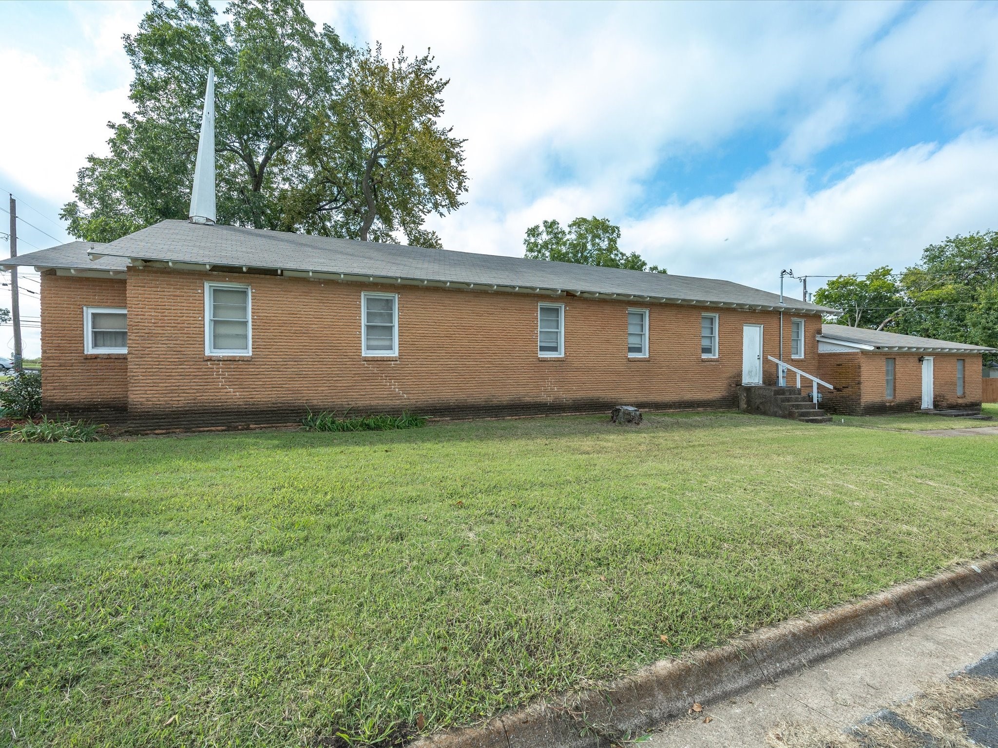 100 S Colbert Street