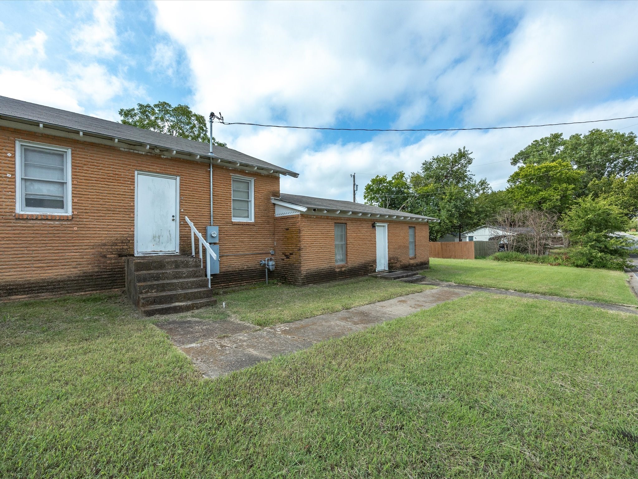 100 S Colbert Street