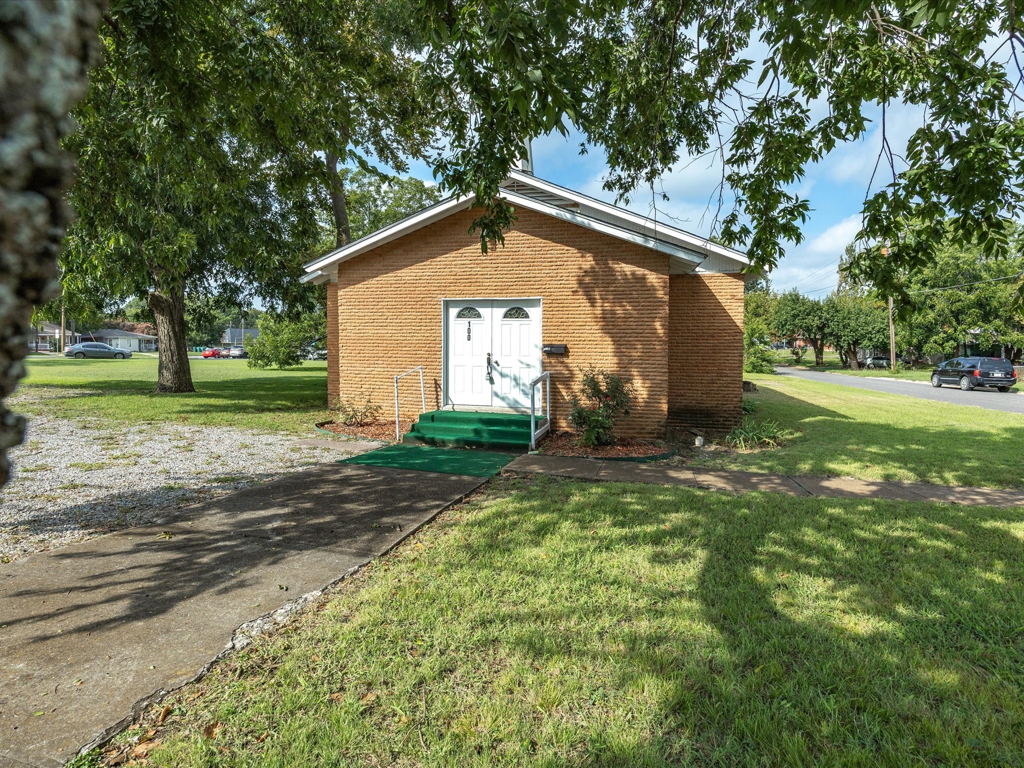 100 S Colbert Street