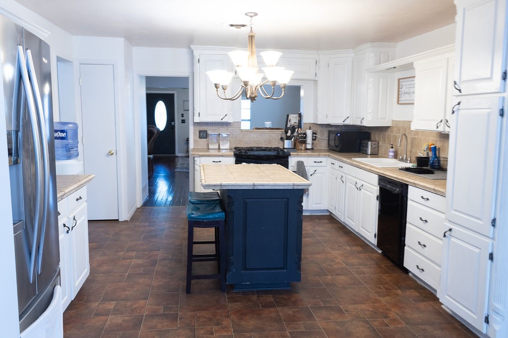 702 E Gilbert