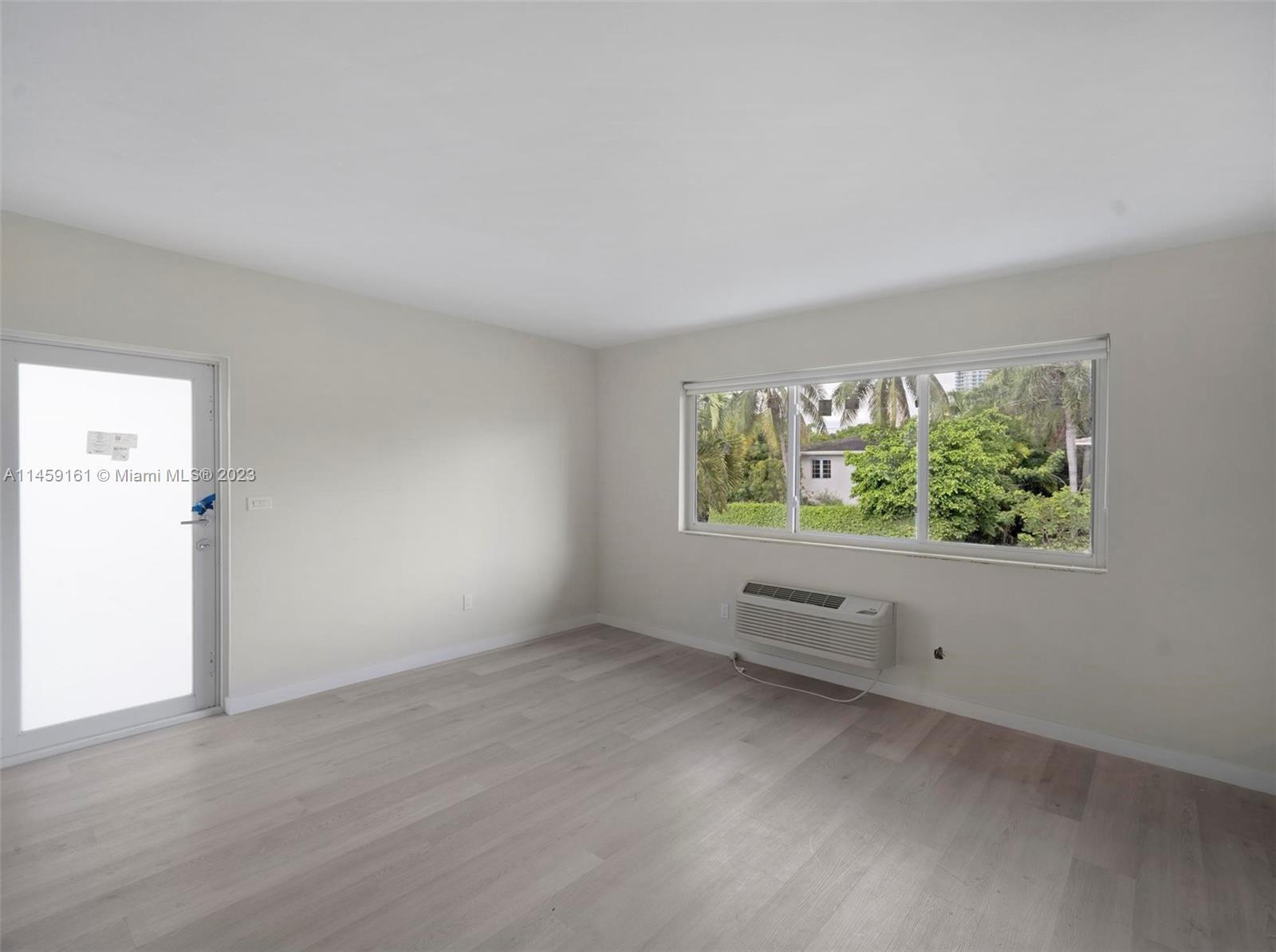 1525 Michigan Ave # 7