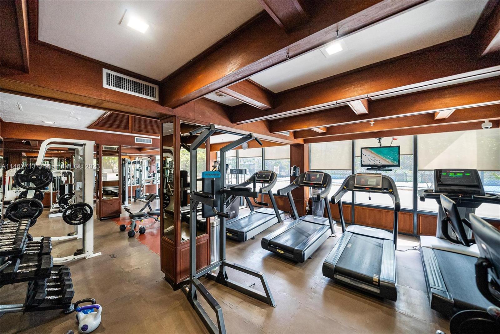 600 NE 36th St # 311