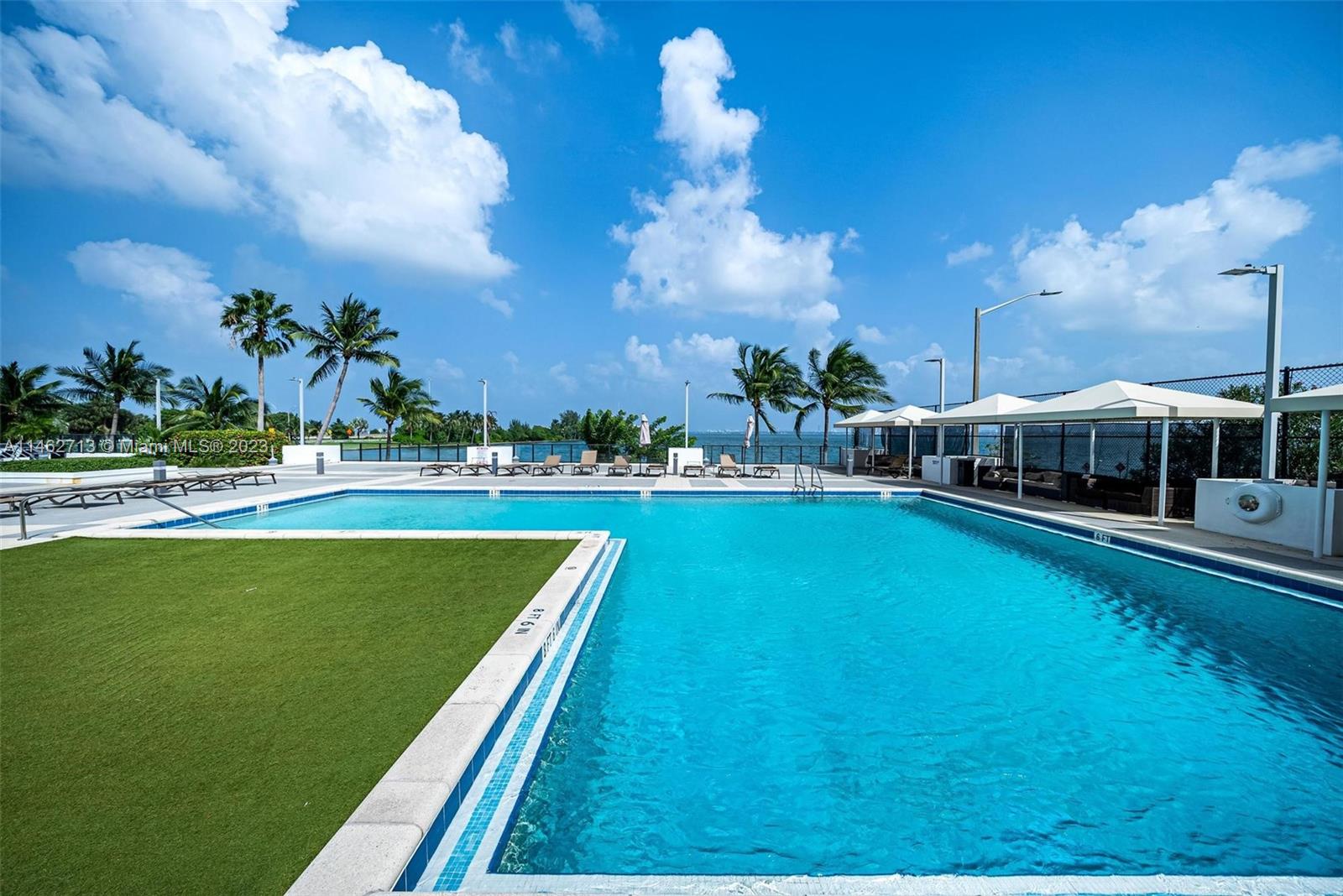 600 NE 36th St # 311