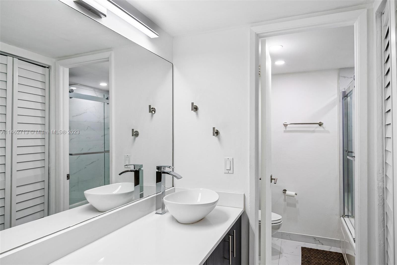 600 NE 36th St # 311