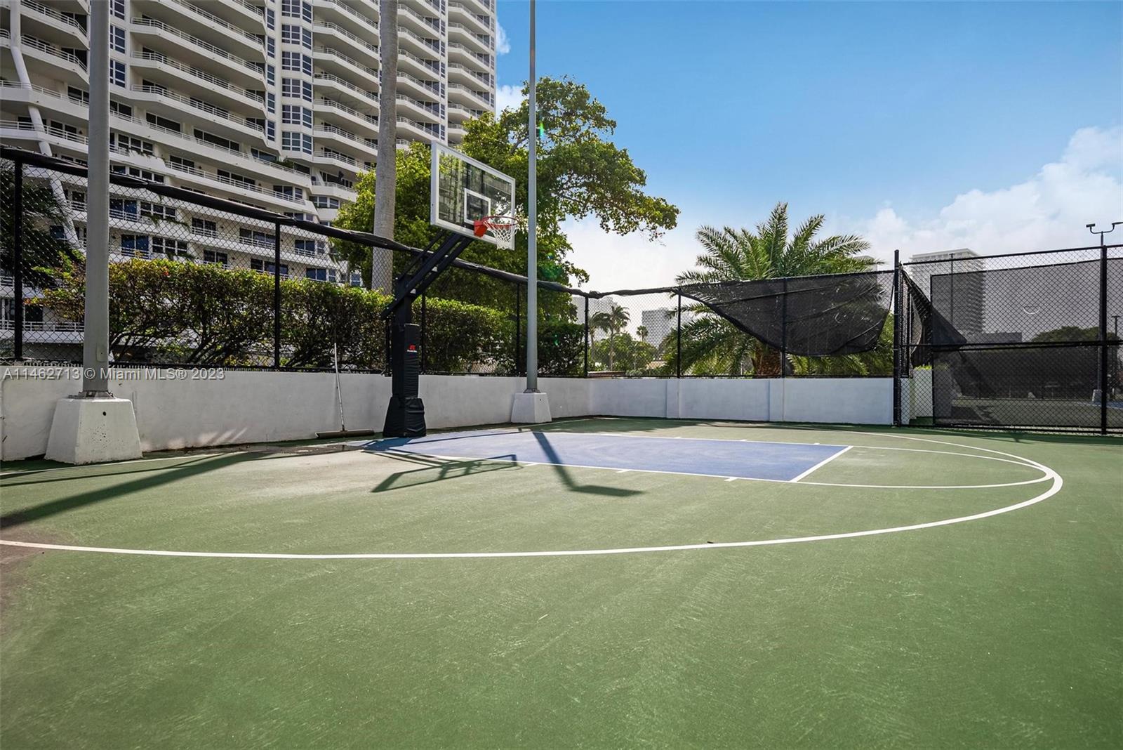 600 NE 36th St # 311